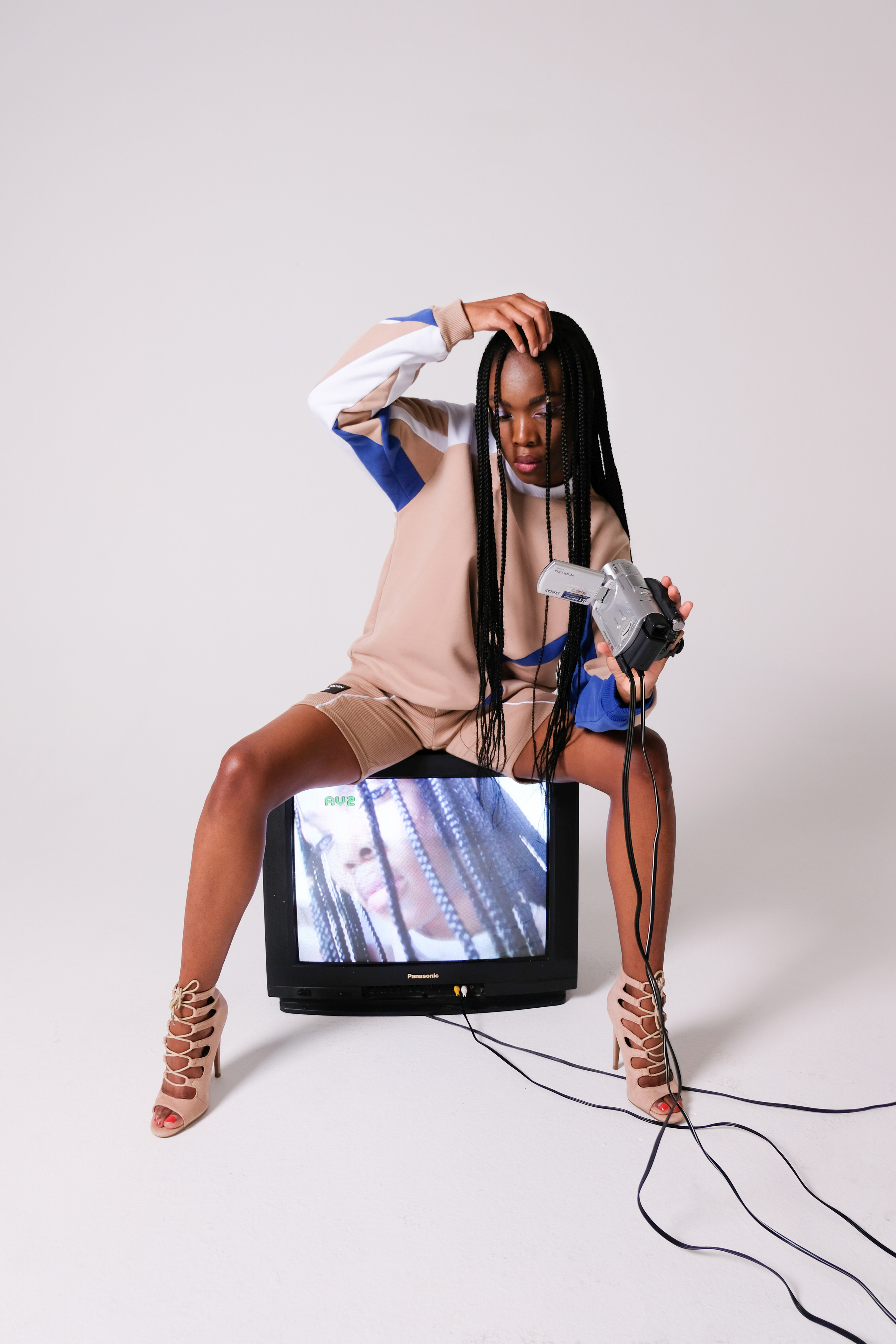 VANYA VANIN '22. Rischele