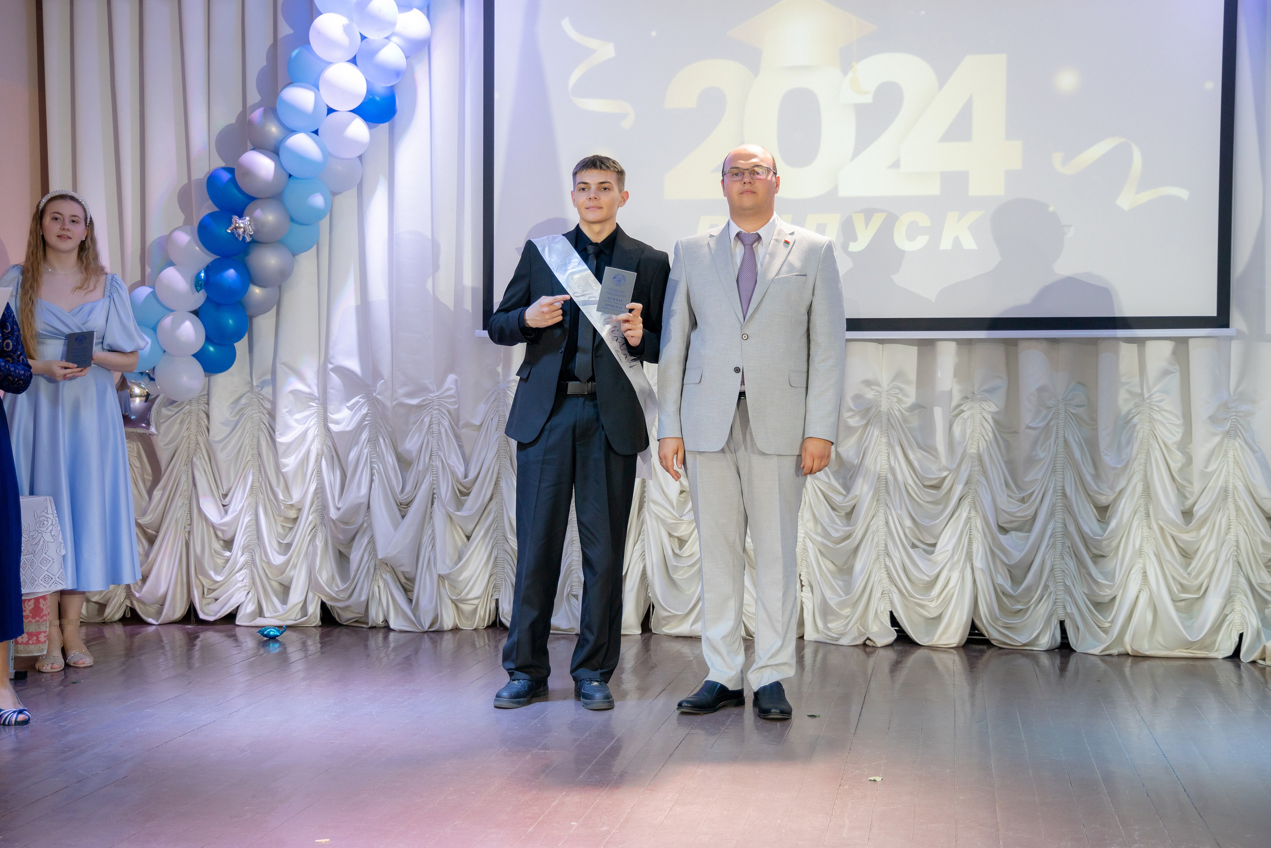 Школьный выпускной 2024 год в Соколе (Минск). Свадебный фотограф в Минске/Беларуси Сергей Спиридонов