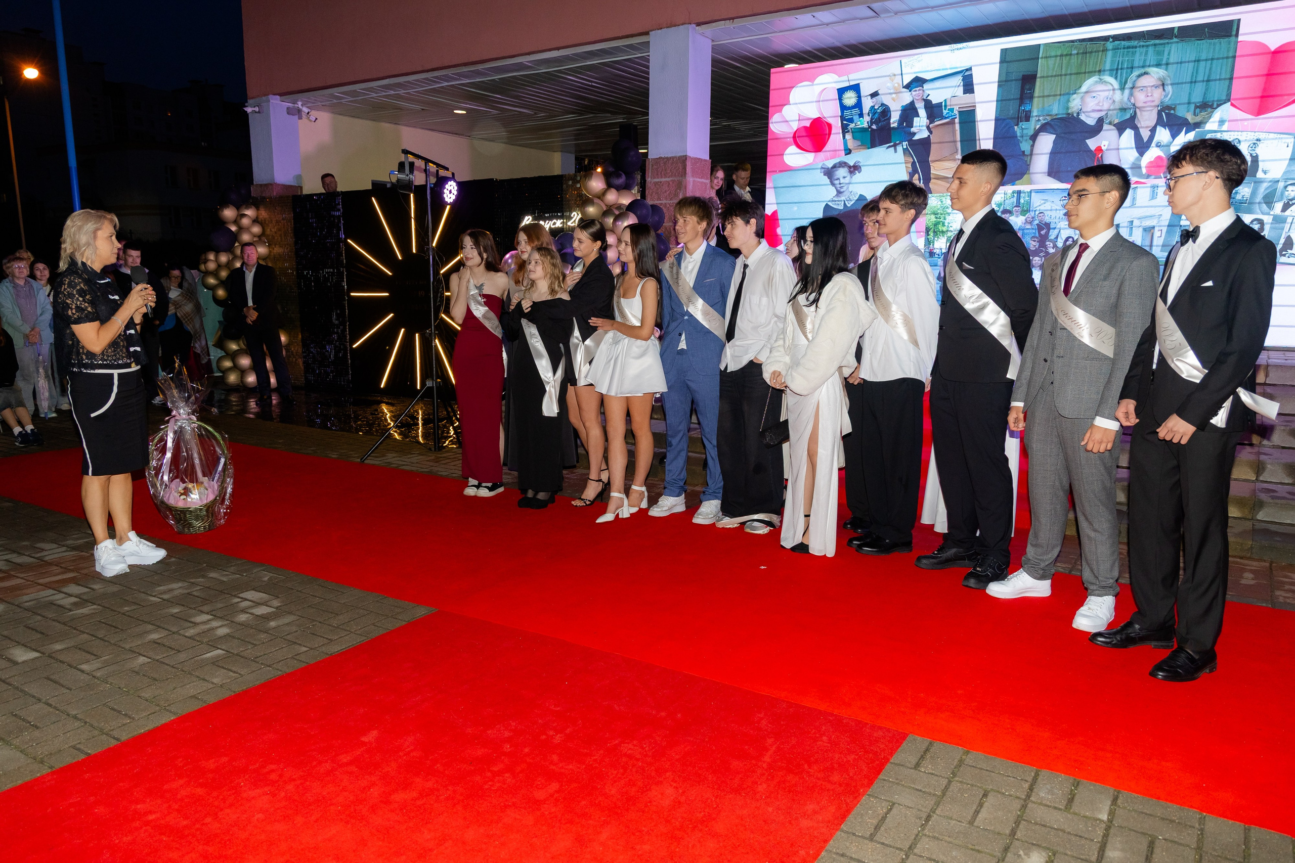 Школьный выпускной 2025 год в Минске, Беларуси. Свадебный фотограф в Минске/Беларуси Сергей Спиридонов