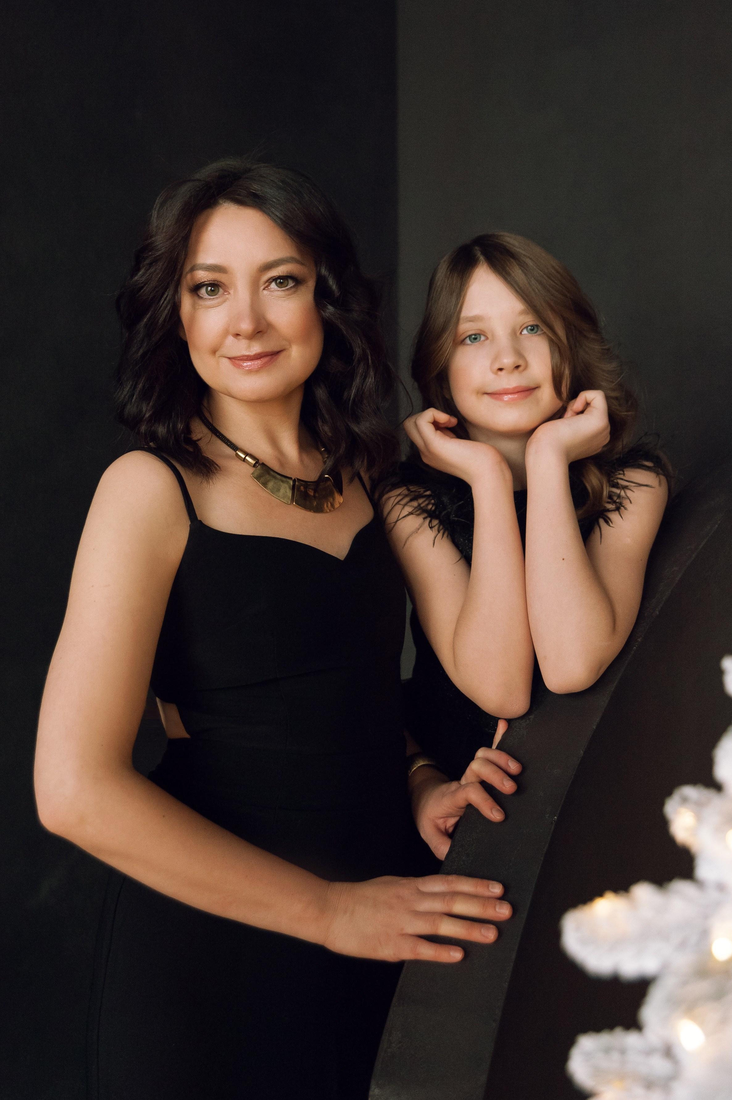 Алсу+Даша, Новый Год в студии. Фотограф в Екатеринбурге Артём Зайнетдинов