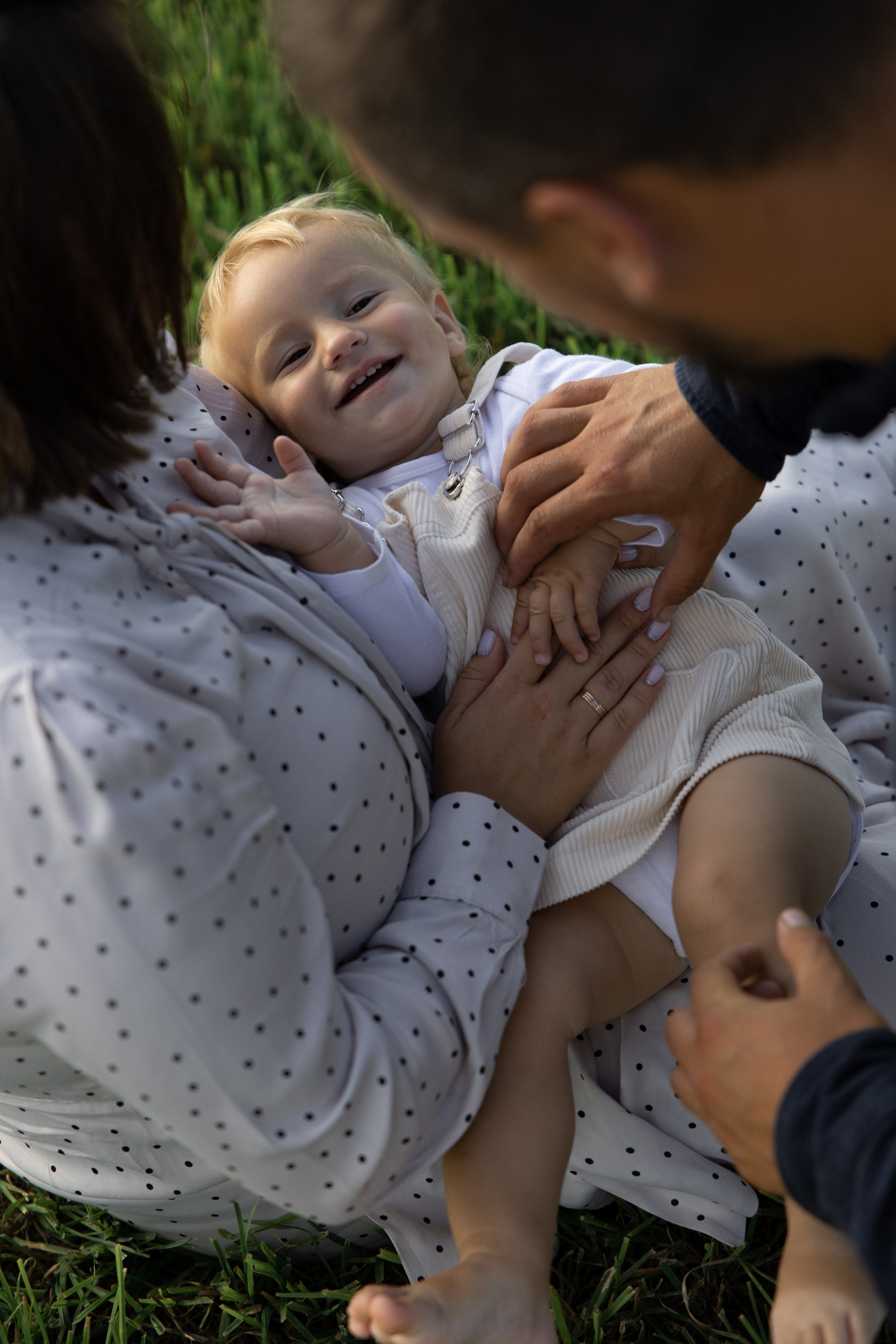 Семейная в поле. Свадебный фотограф в Санкт — Петербурге и Ленинградской о