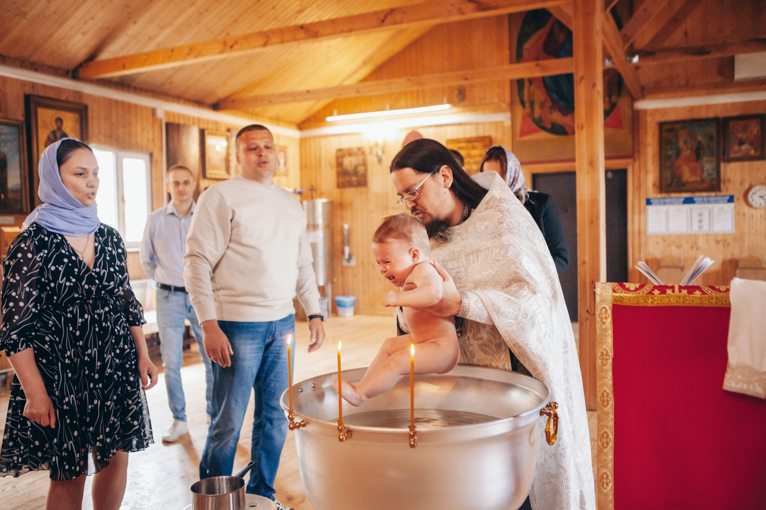 Крещение ребенка в церкви в москве. Фотограф Ольга Ефремова