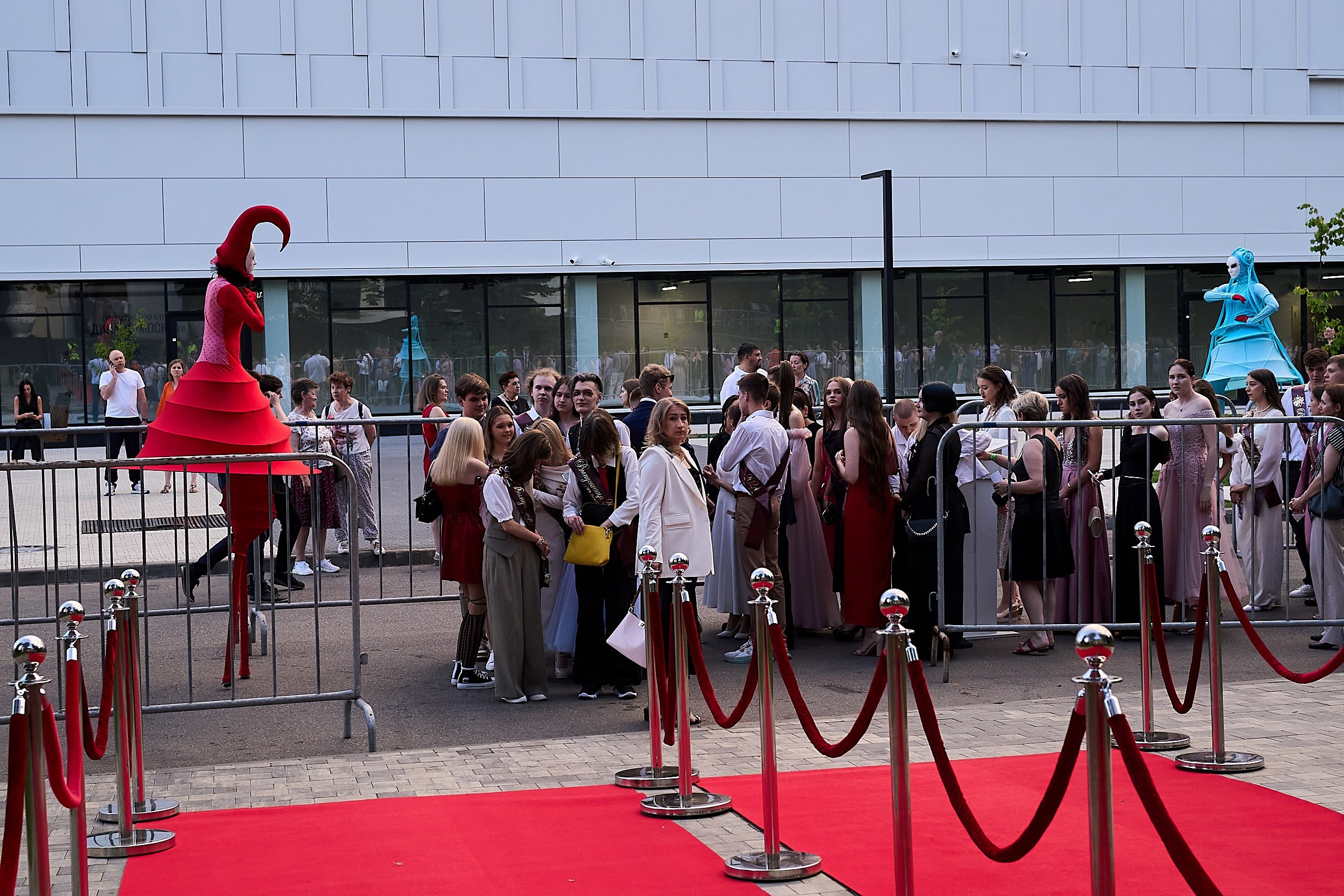 Выпускной 2024 концертный зал Академия ВТБ. Фотограф и Видеограф в Москве. Олег Корушев