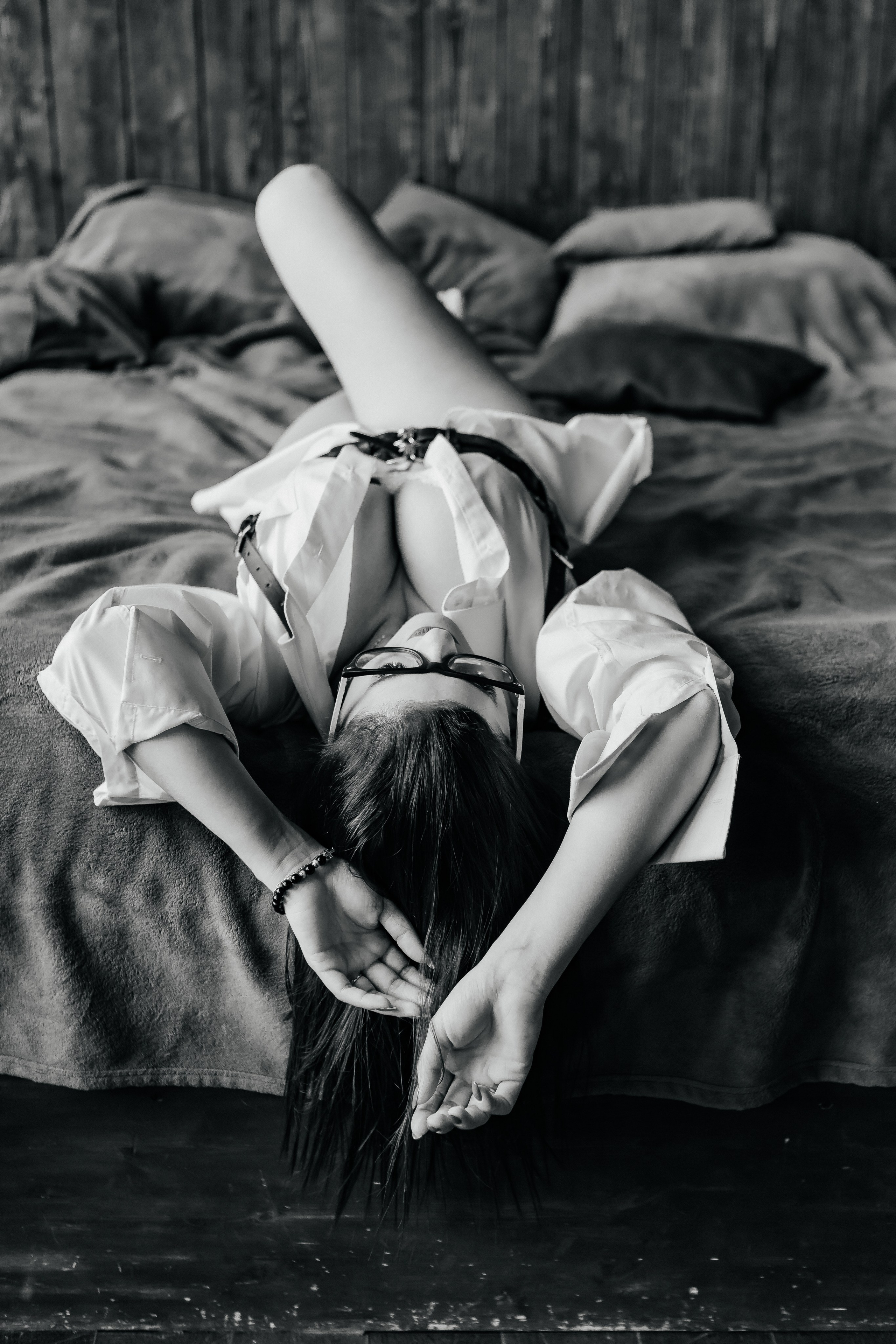 Чувственная будуарная фотосессия в фотостудии с ванной. Свадебный фотограф в Москве