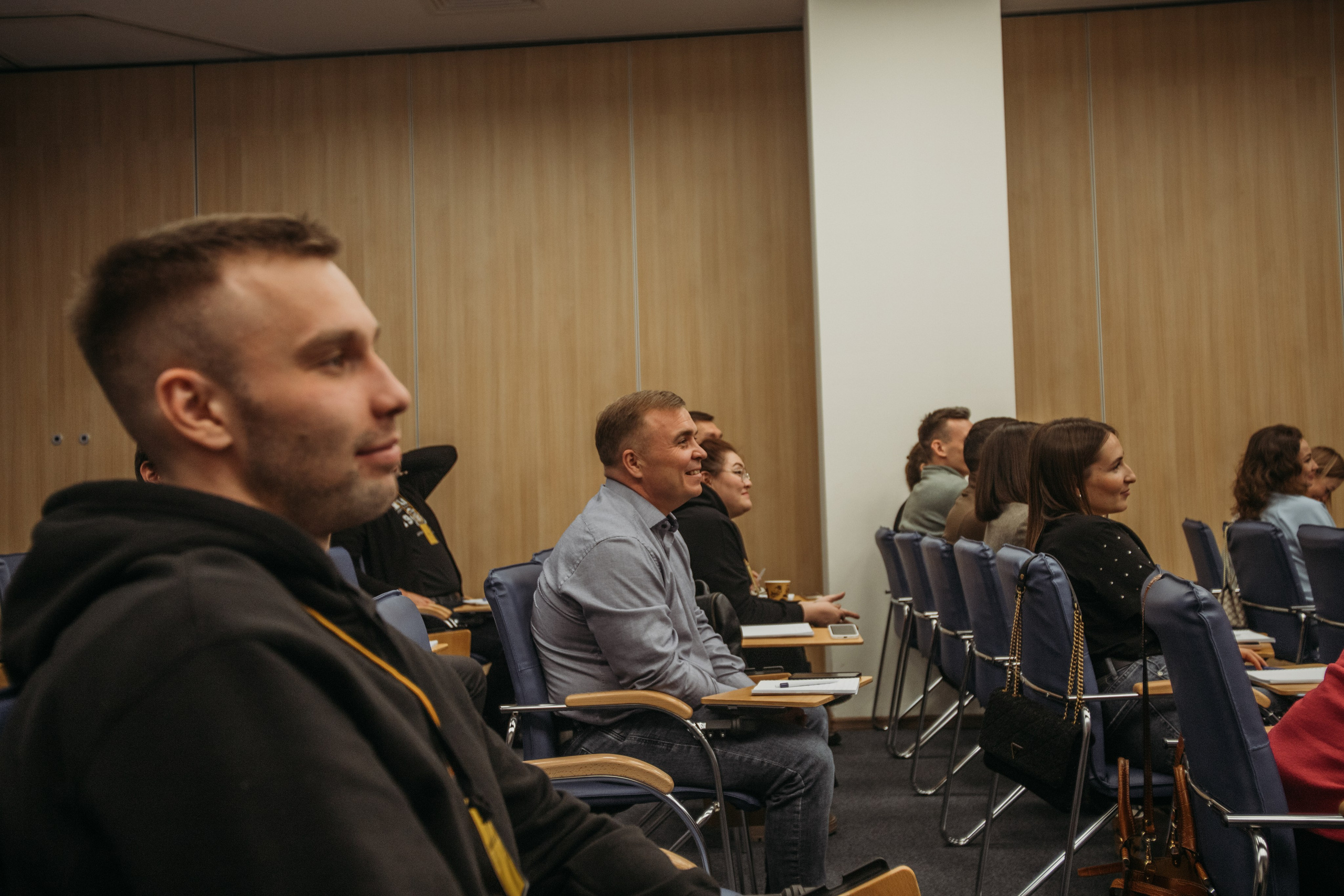 Тренинг по НЛП технологиям Михаила Пелехатого. Венера Гайн. Репортажный фотограф  Тюмень. Обучение фотографии с 0