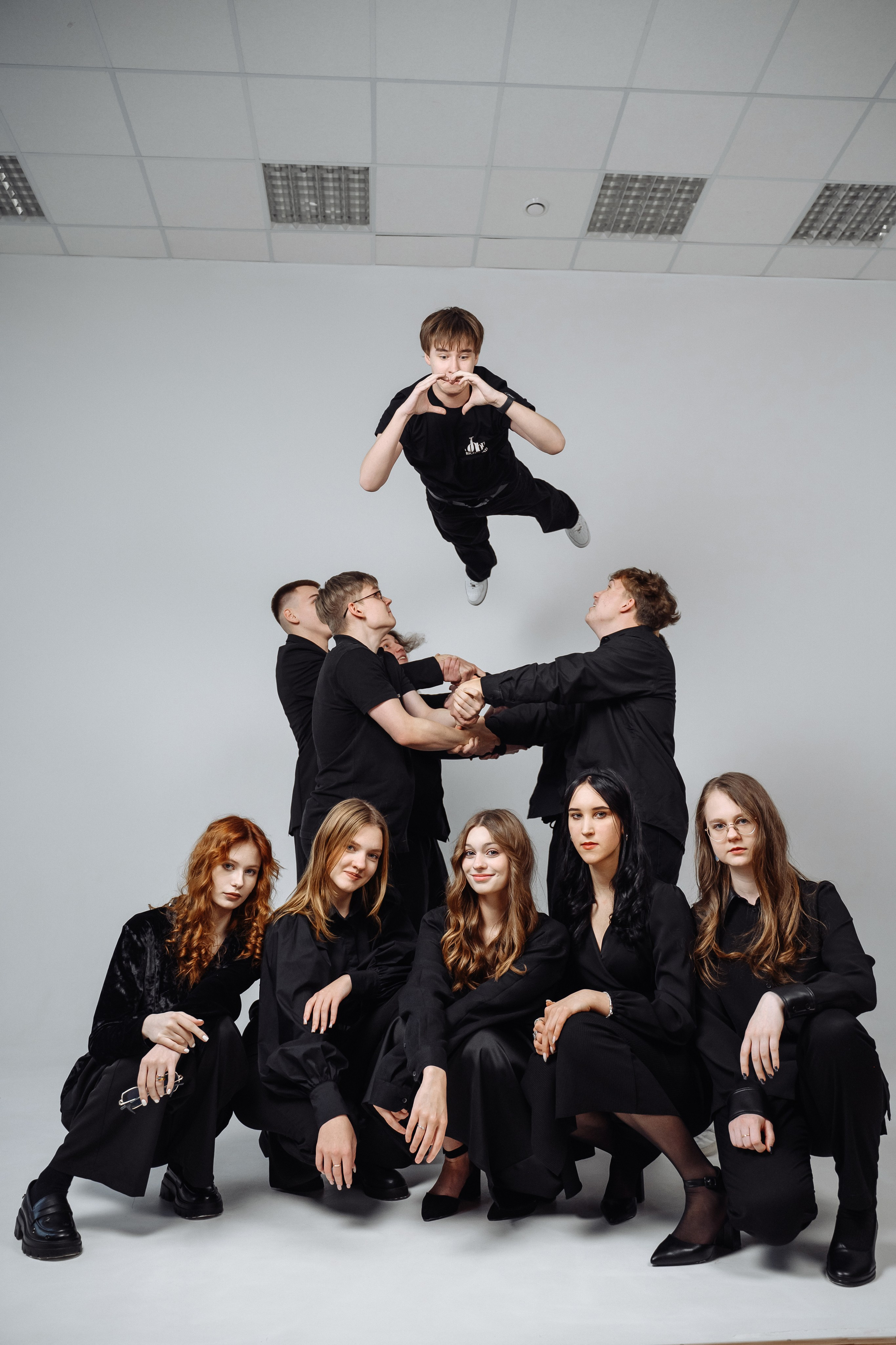 ВЫПУСКНИКИ 11 КЛАСС. МАРГАРИТА КУДРЯШОВА СВАДЕБНЫЙ И СЕМЕЙНЫЙ ФОТОГРАФ ТВЕРЬ МОСКВА