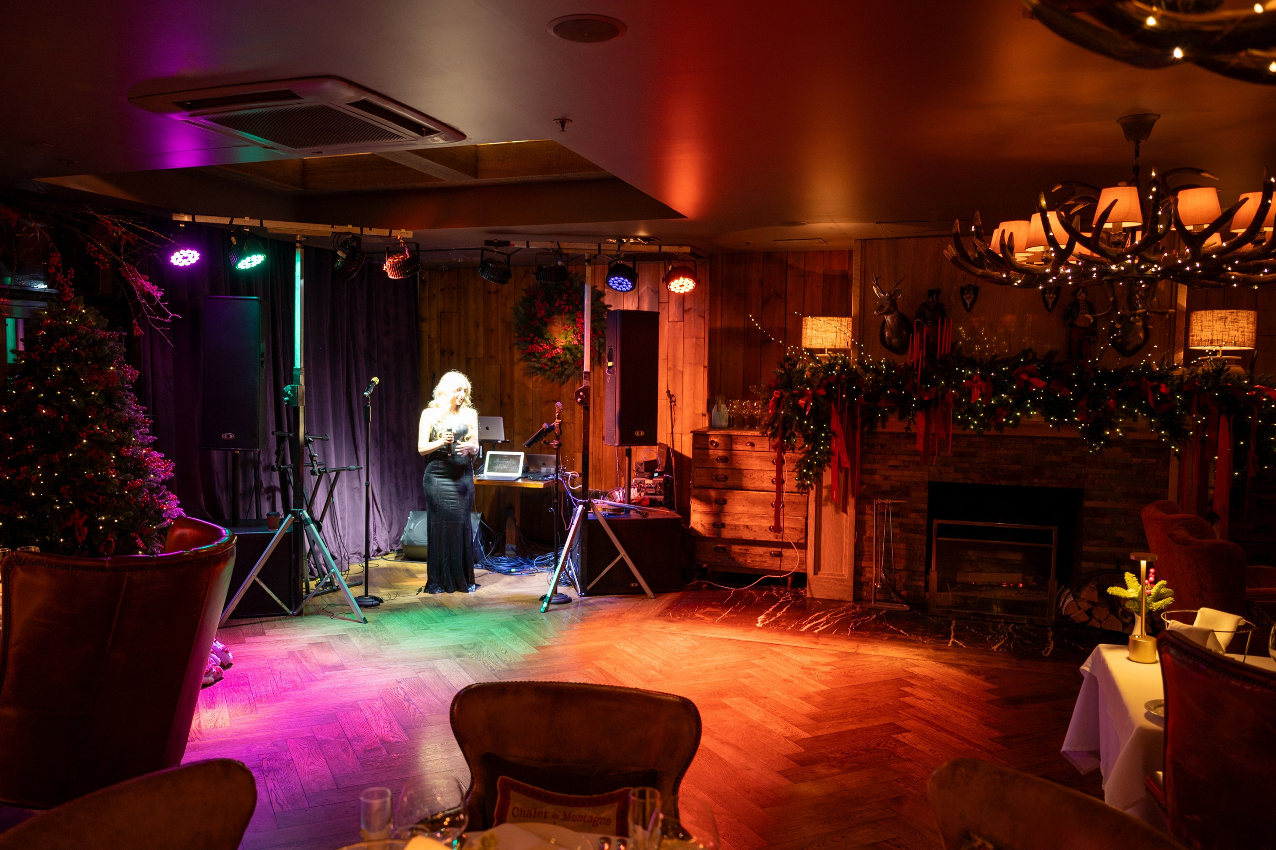 Новый год 2025 в ресторане Red Fox. Репортажный фотограф в Красной Поляне и Сочи Павлюченко Екатерина