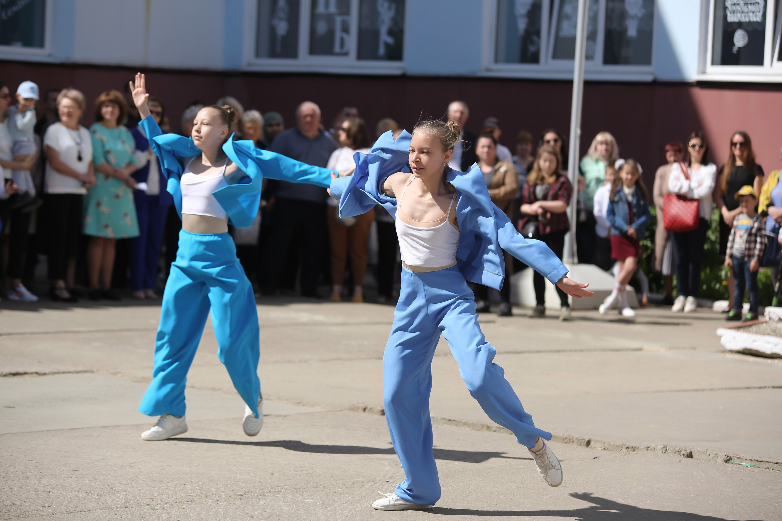 ЛИНЕЙКА «ПОСЛЕДНИЙ ЗВОНОК» 9 ШКОЛА 2024 г МЦЕНСК. ТВОЙ АЛЬБОМ / ТВОИ ПРАВИЛА
