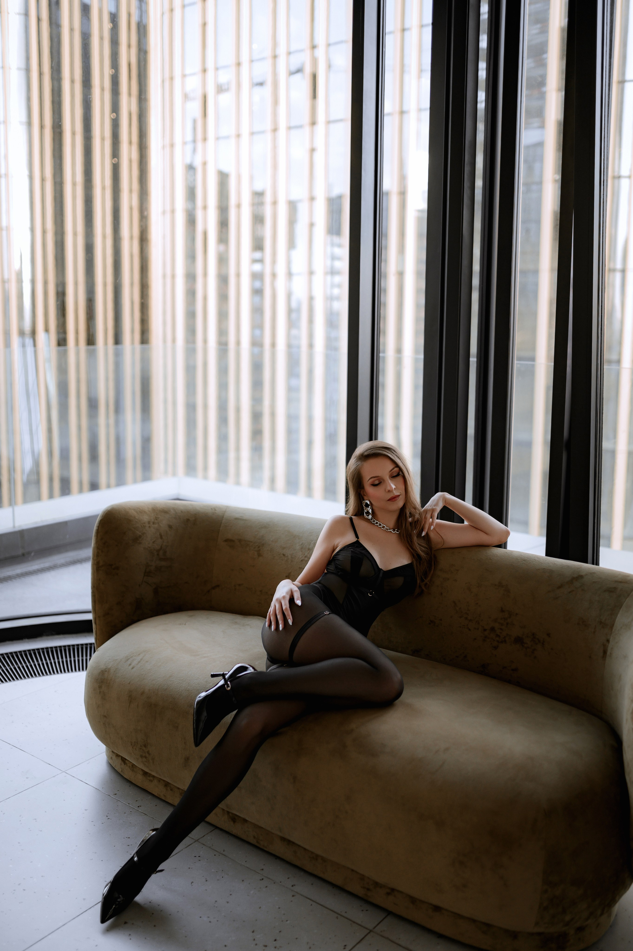 Портфолио со съемок в студиях и с фотопроектов. Женский фотограф в Москве Юлия Любченко