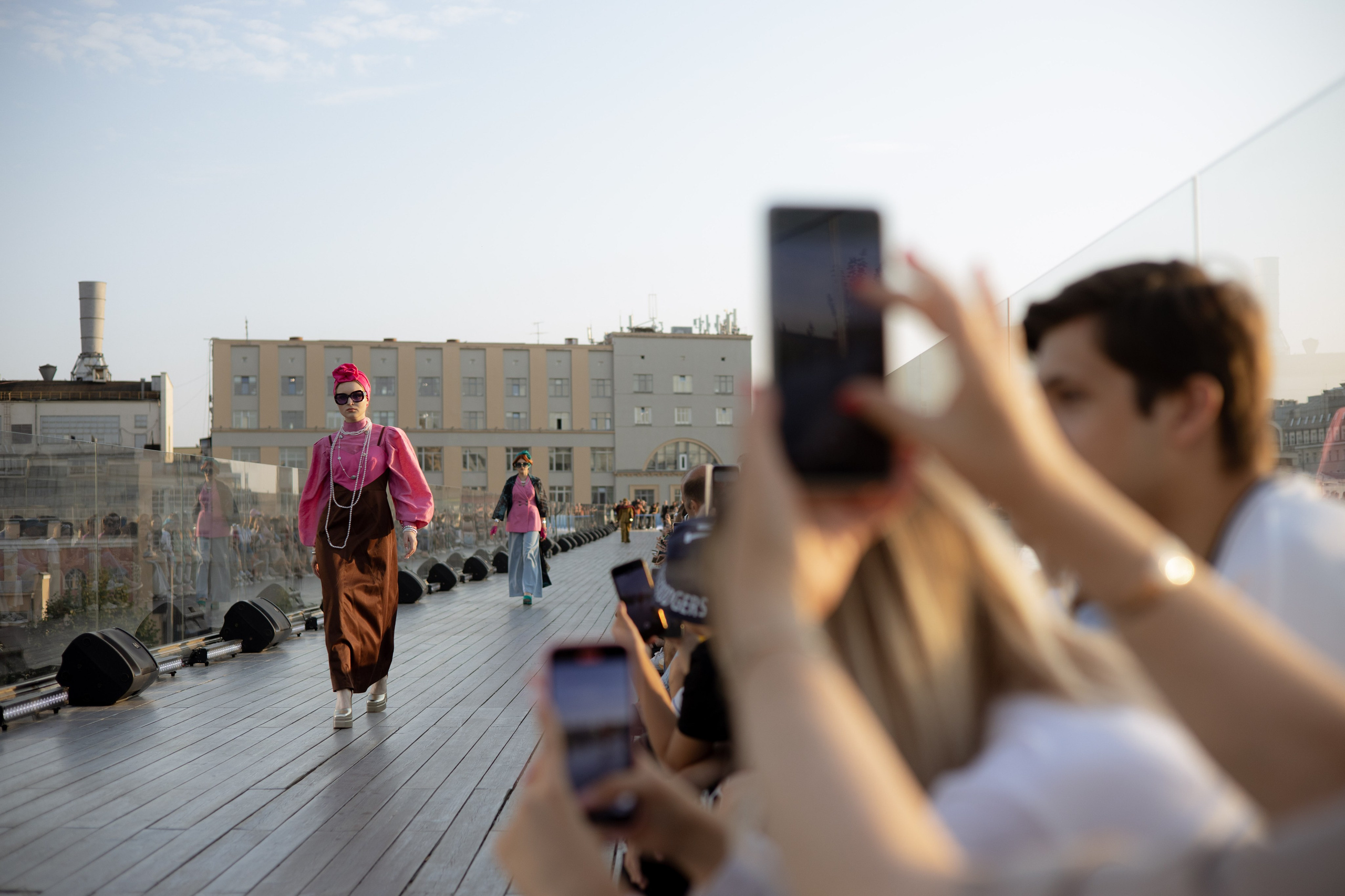 Модный показ. Парящий мост. Оформление свадеб, декор свадеб Вера Маркова, Москва