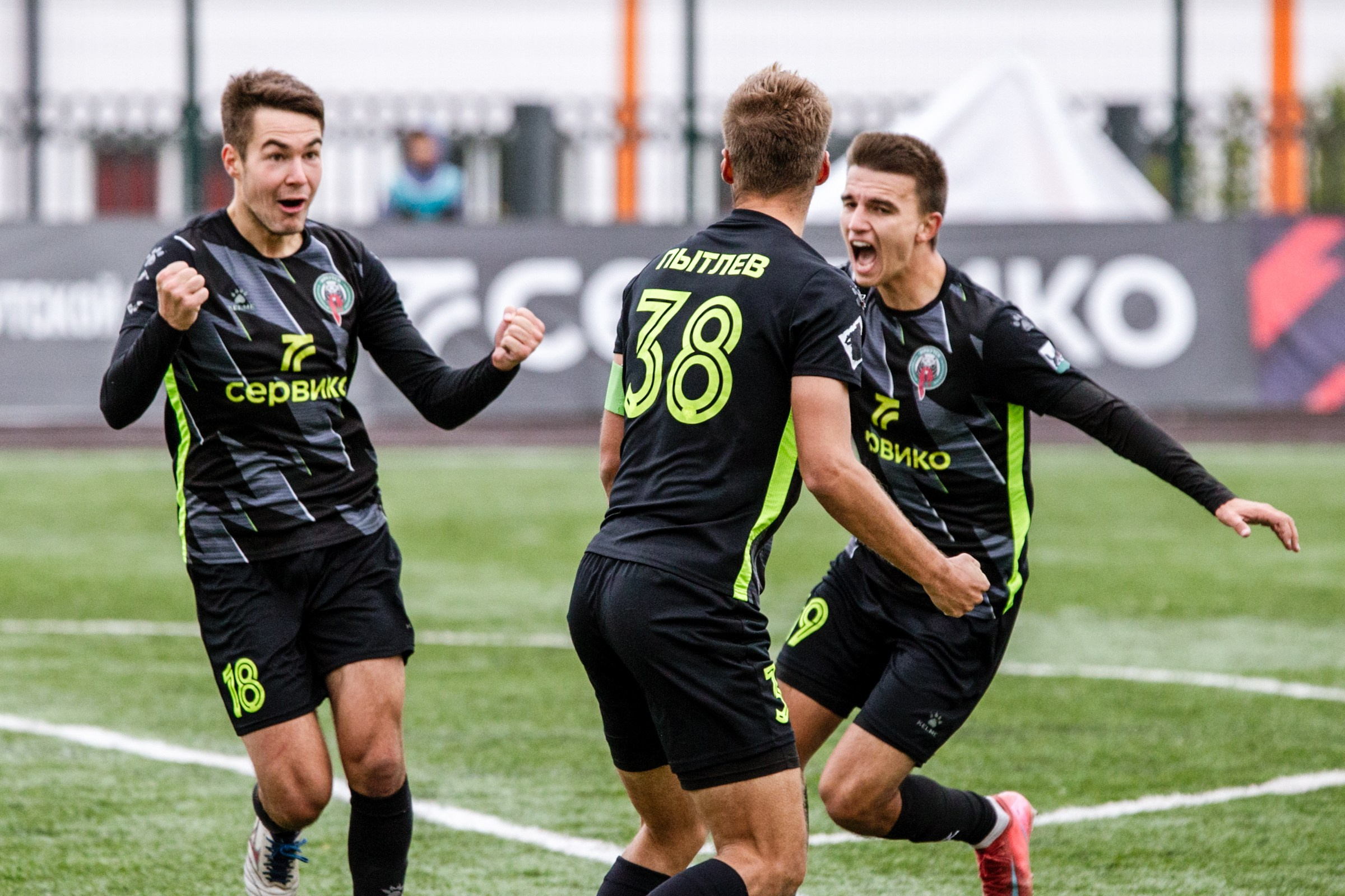 Первенство России по футболу LEON-Вторая лига Б | ФК Иркутск — Космос (Долгопрудный) | 14.09.25. Фотограф в Иркутске Евгения Айвазова