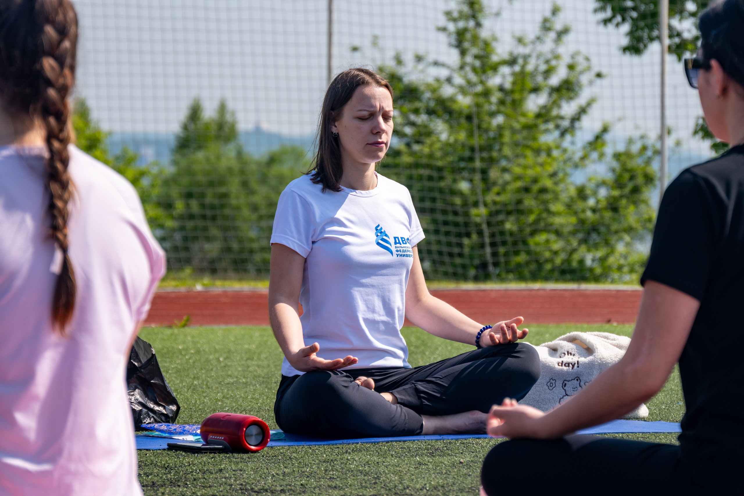 Коуч-Йога на свежем воздухе. Репортажный и портретный фотограф во Владивостоке Денис Седов