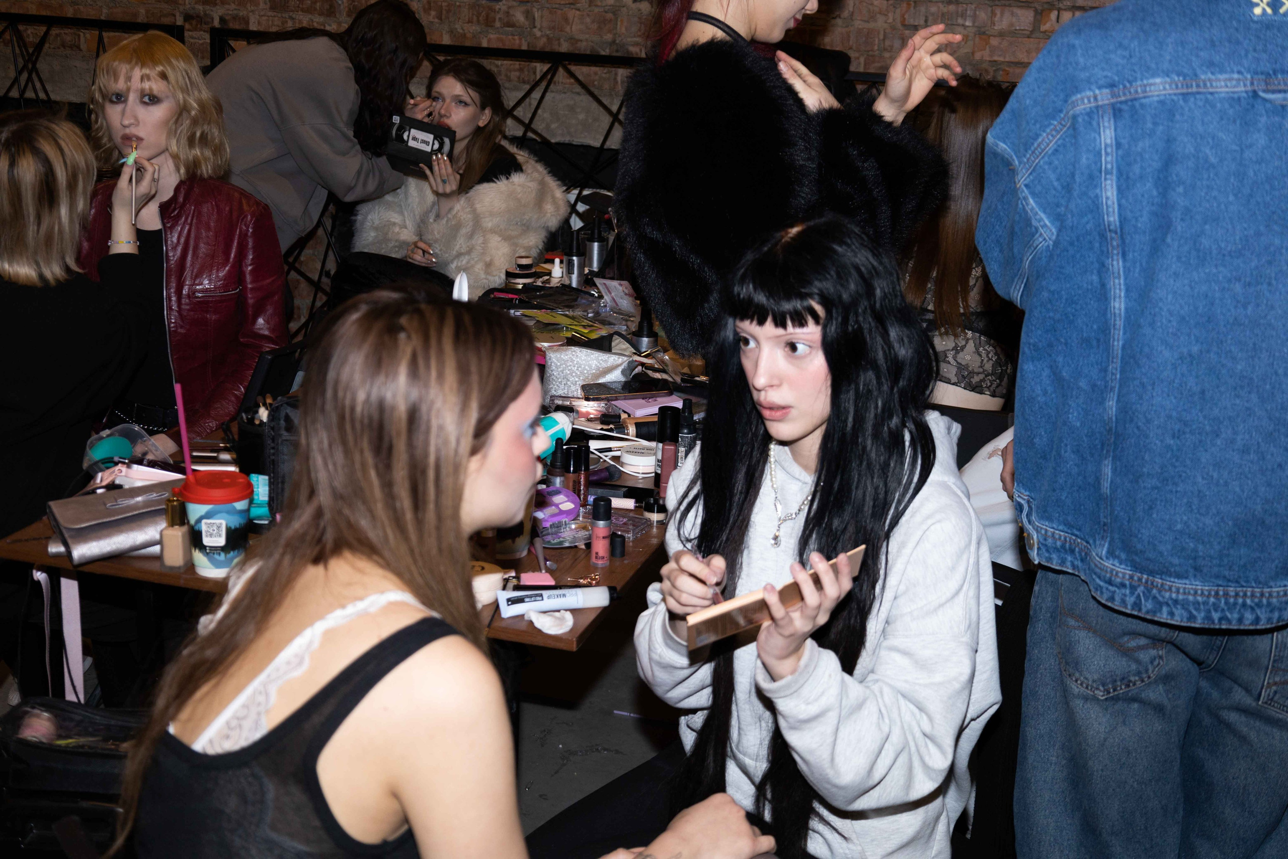 Auxi Backstage. VICTORIA SHU