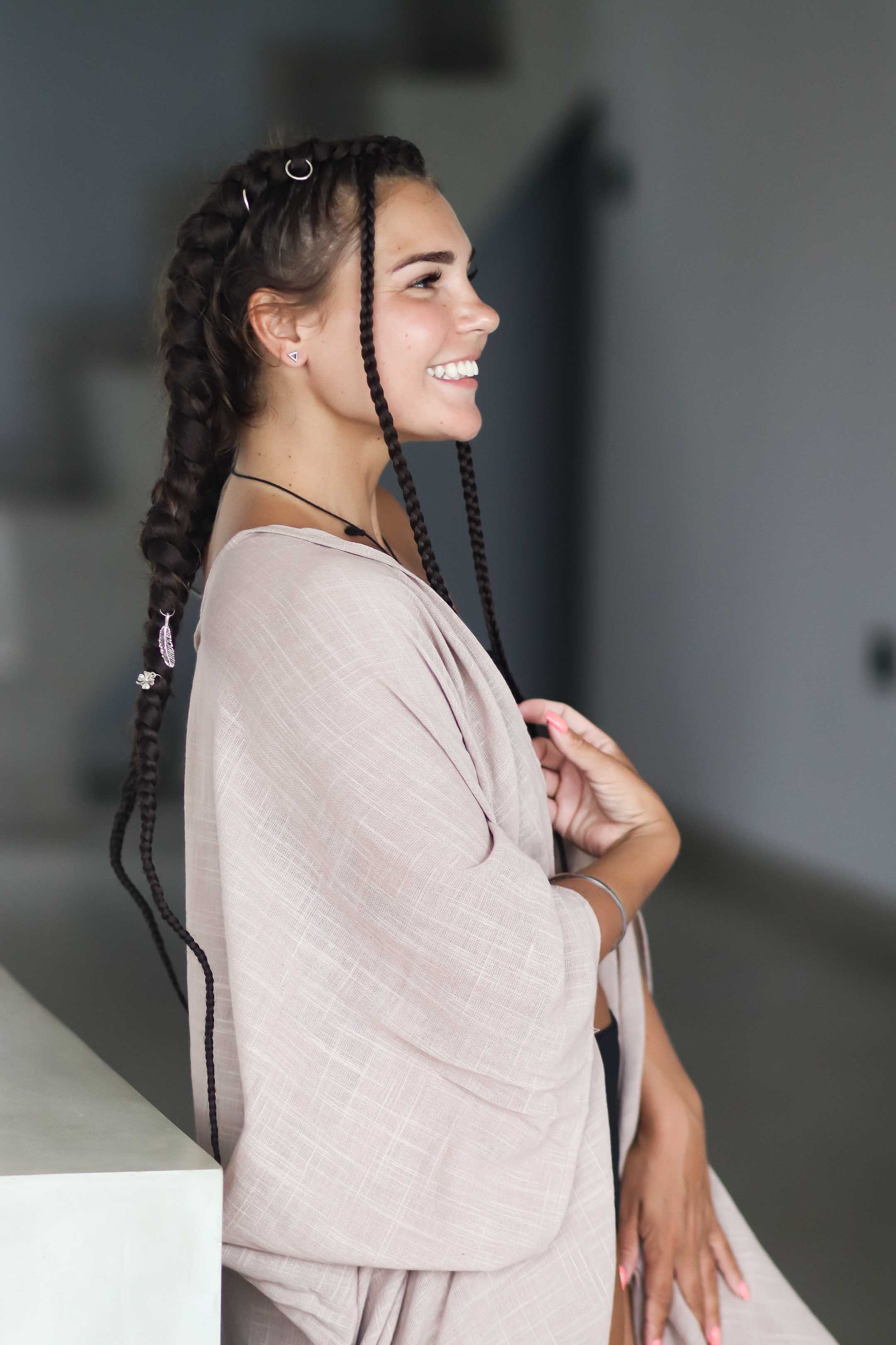 Коллекция купальников бикини. Фотограф на Шри-Ланке