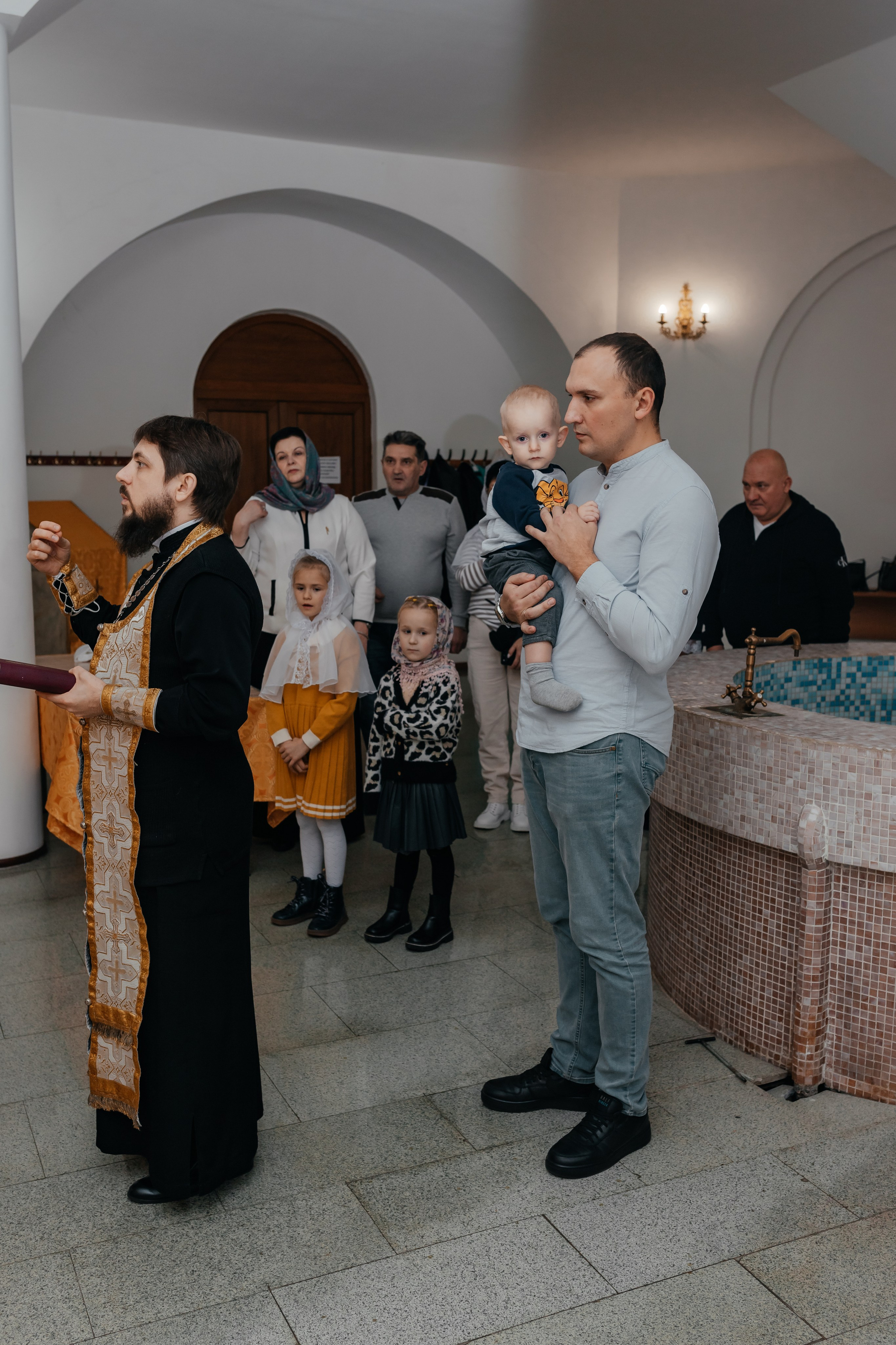 Крещение Георгий. Семейный и домашний фотограф в Москве и МО Королева Валерия