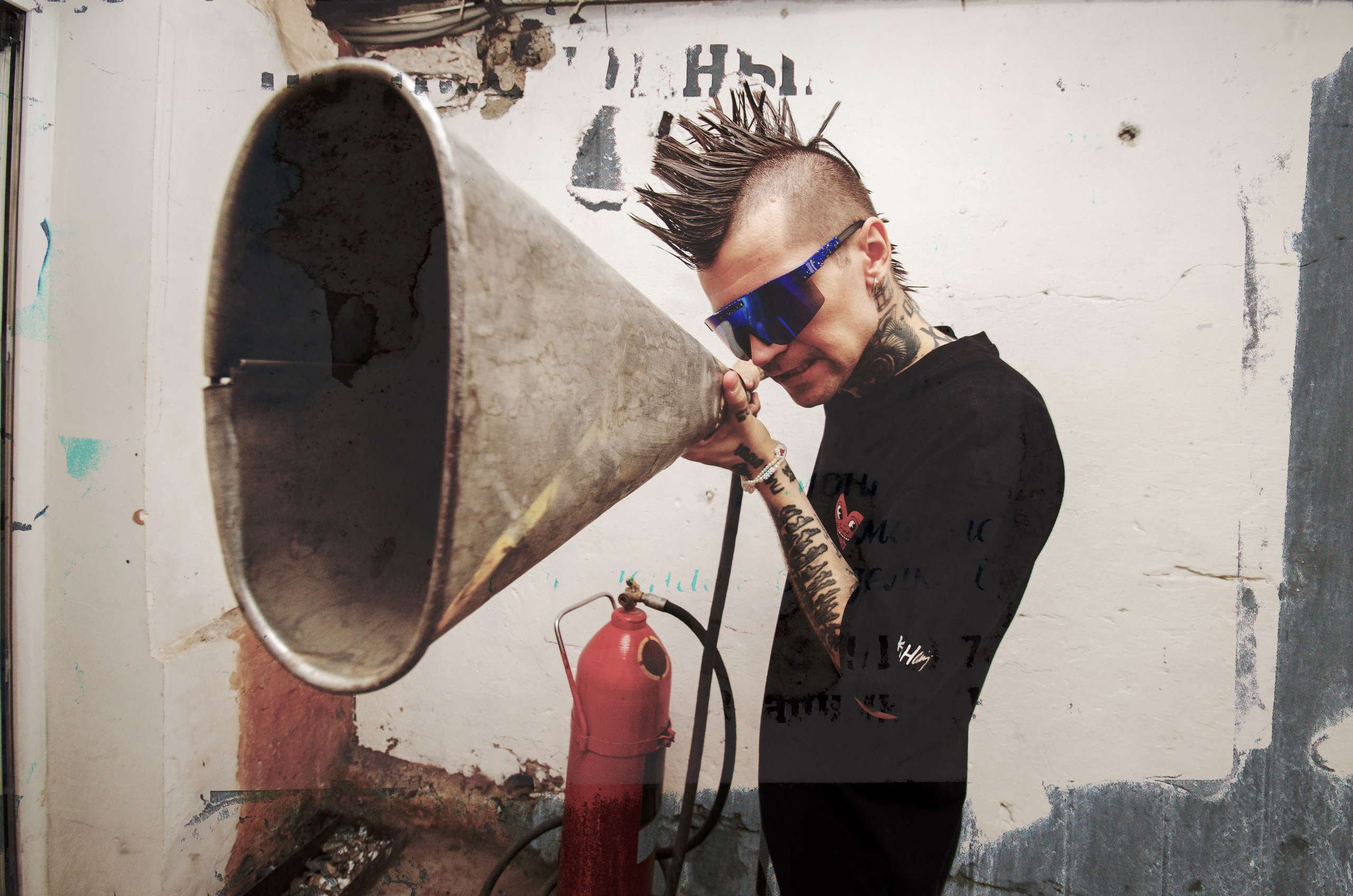 Макс | SQWOZ BAB. ОЧЕНЬ ПЛОХОЙ ФОТОГРАФ