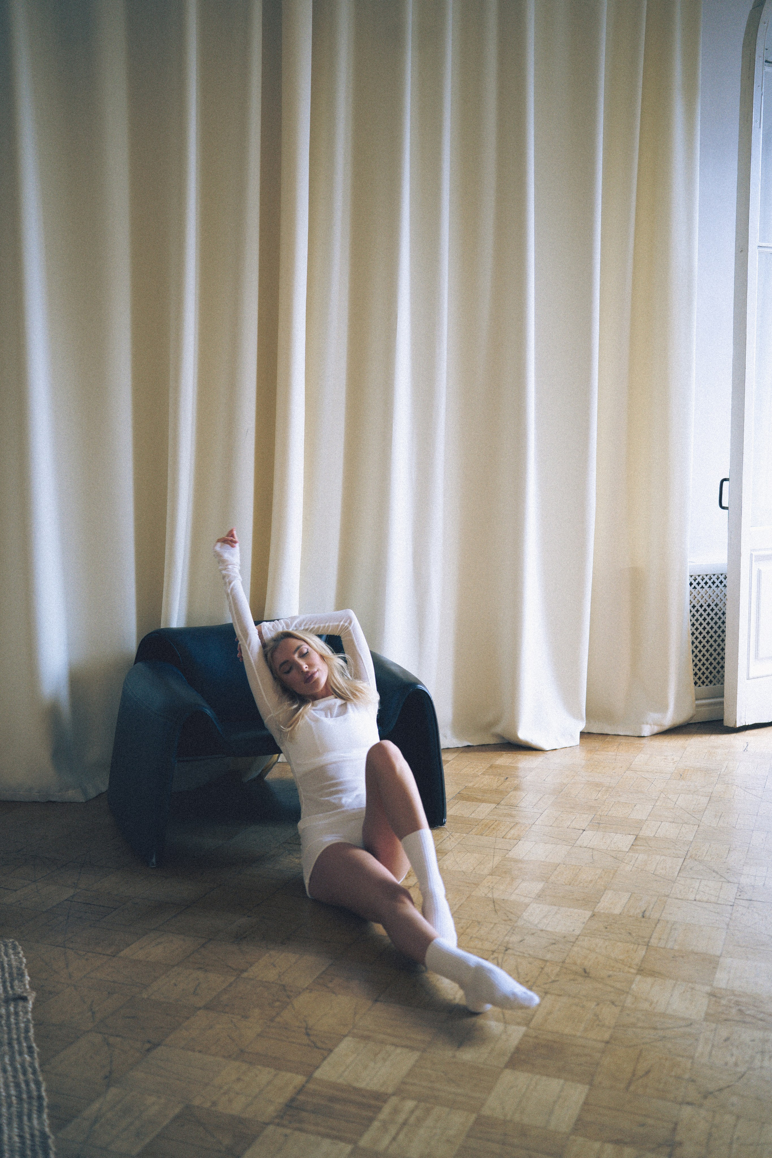 МИНИМАЛИЗМ В СТУДИИ НА ЧЕРНЫШЕВСКОЙ В СТУДИИ С БАЛКОНОМ. Профессиональный фотограф, Санкт-Петербург — Виктория Богомолова