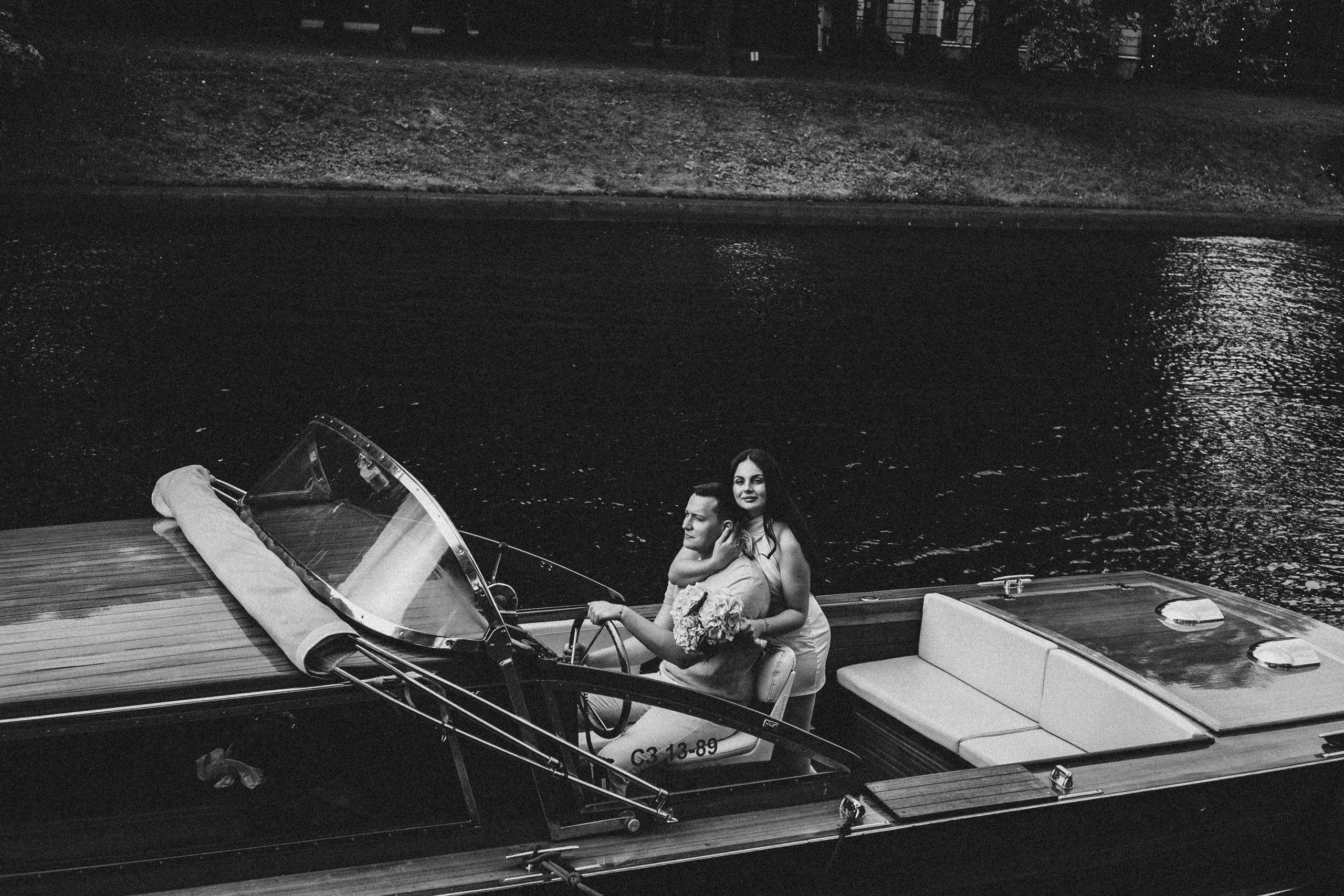 СВАДЕНБНАЯ СЬЕМКА НА КАТЕРЕ ПО КАНАЛАМ САНКТ-ПЕТЕРБУРГА И В АКВАТОРИИ НЕВЫ. Профессиональный фотограф, Санкт-Петербург — Виктория Богомолова