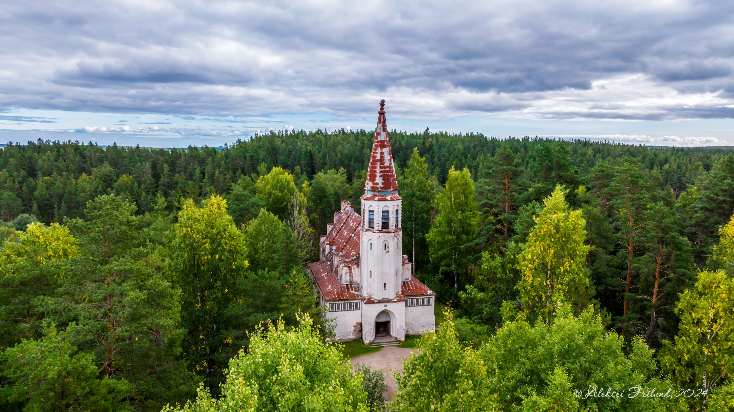 Кирха в пос. Лумиваара. Аэросъемка. Фото и Видео в Карелии. Алексей Фрилунд