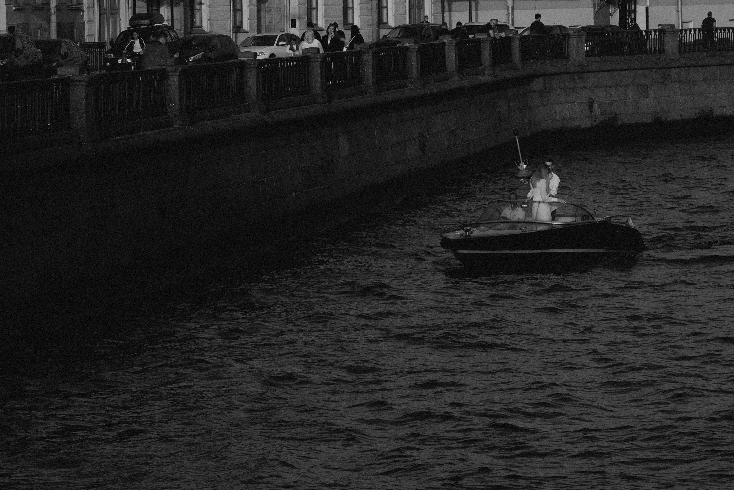 СВАДЕНБНАЯ СЬЕМКА НА КАТЕРЕ ПО КАНАЛАМ САНКТ-ПЕТЕРБУРГА И В АКВАТОРИИ НЕВЫ. Профессиональный фотограф, Санкт-Петербург — Виктория Богомолова