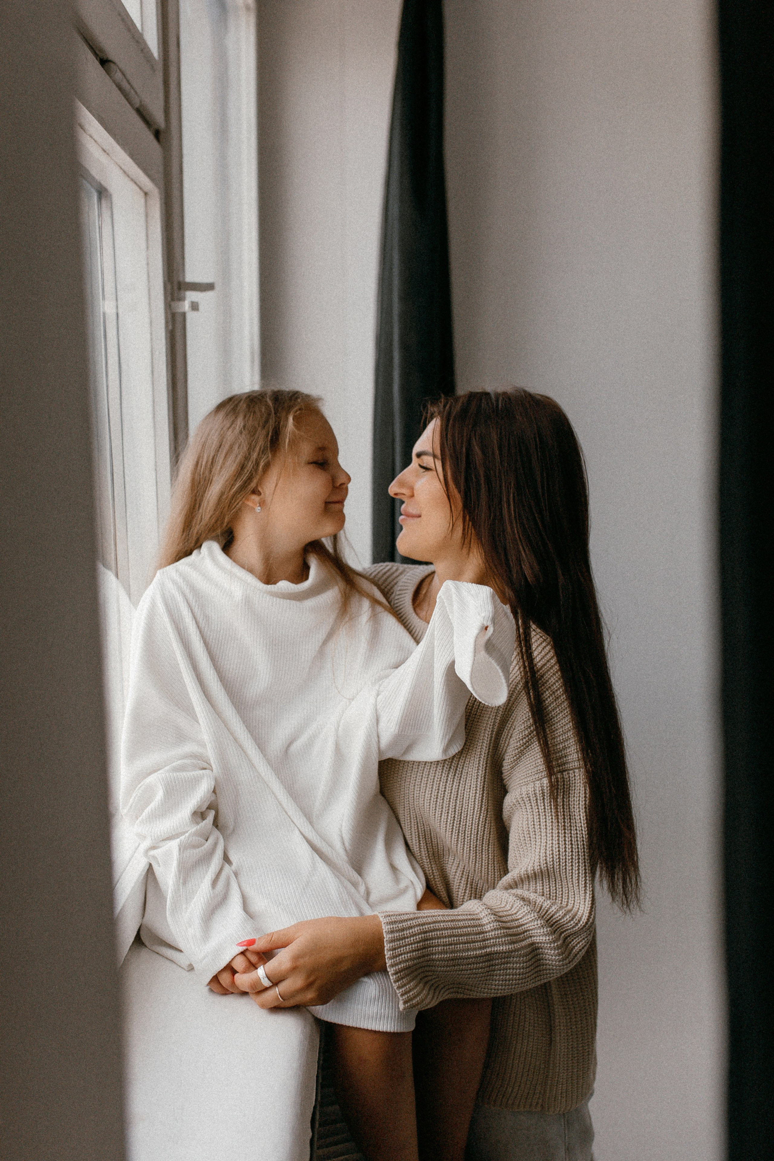 Есения и мама. Семейный фотограф Губкин/Старый Оскол