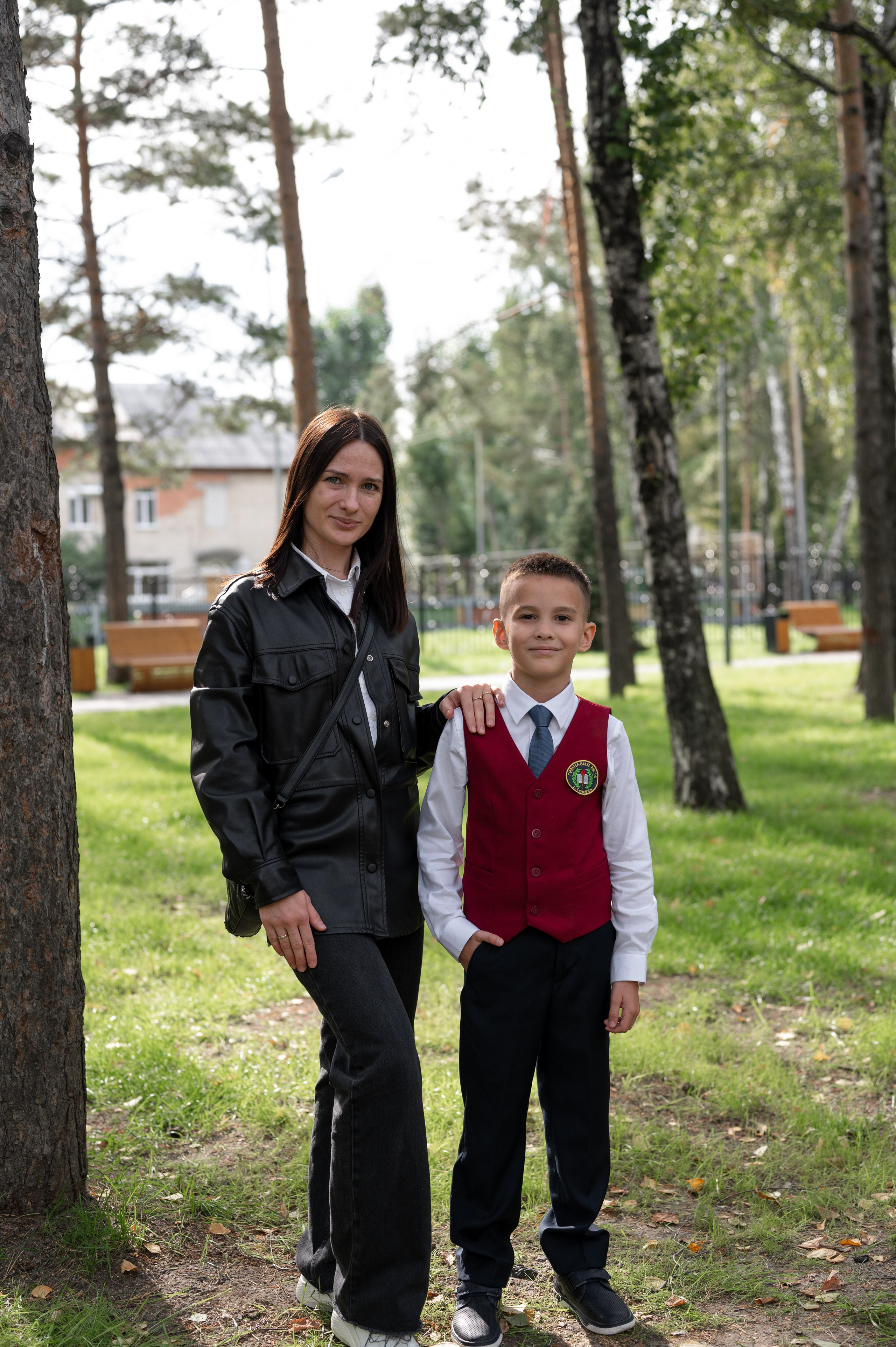 1 сентября 16 гимназия 2 класс (линейка + в классе+ на улице). Фотограф новорожденных, семейный детский в Тюмени Татьяна Морозова