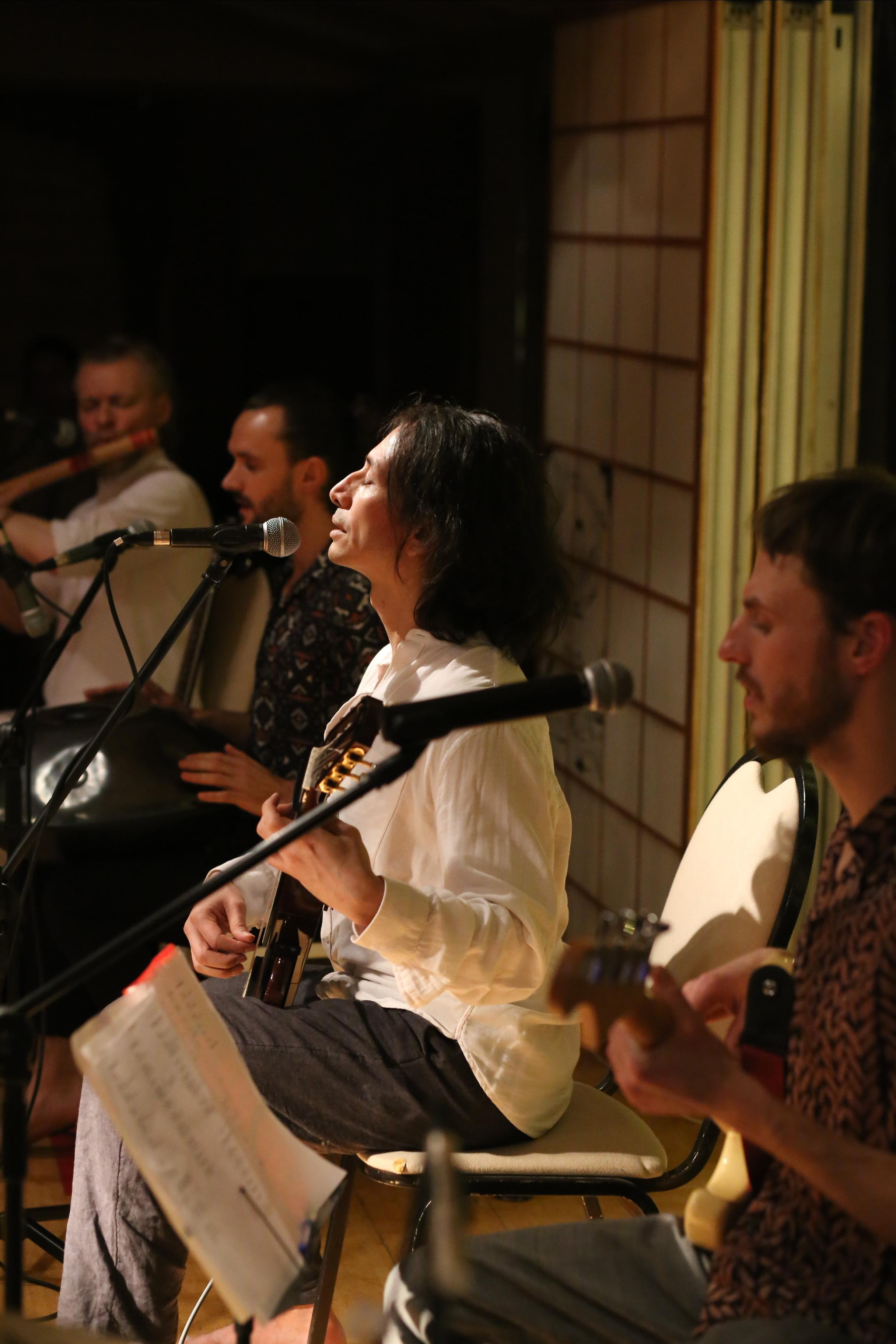 Музыкальный вечер исполнителя. Женский фотограф в Москве Екатерина Борисова Туры для женщин