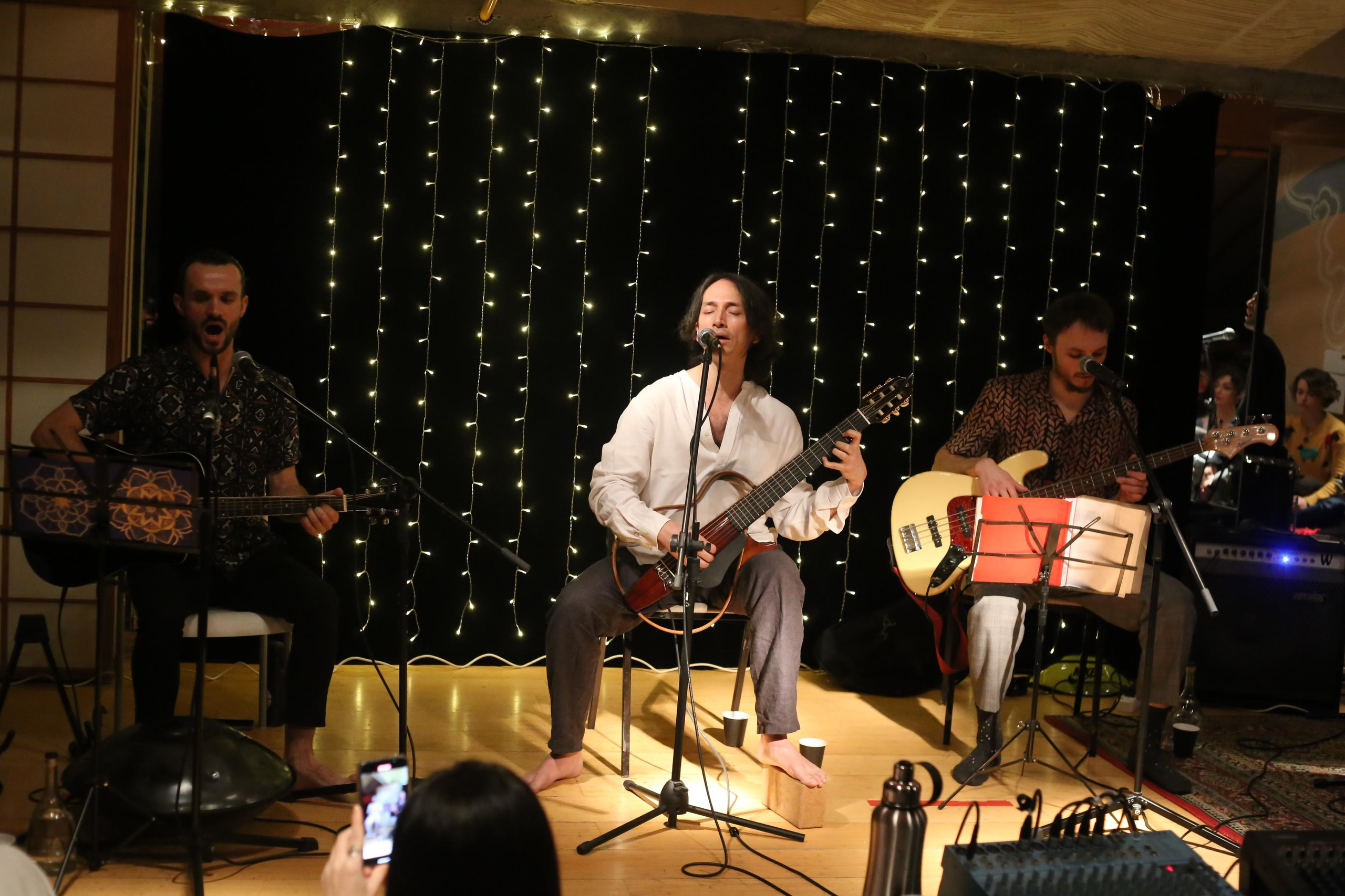 Музыкальный вечер исполнителя. Женский фотограф в Москве Екатерина Борисова Туры для женщин