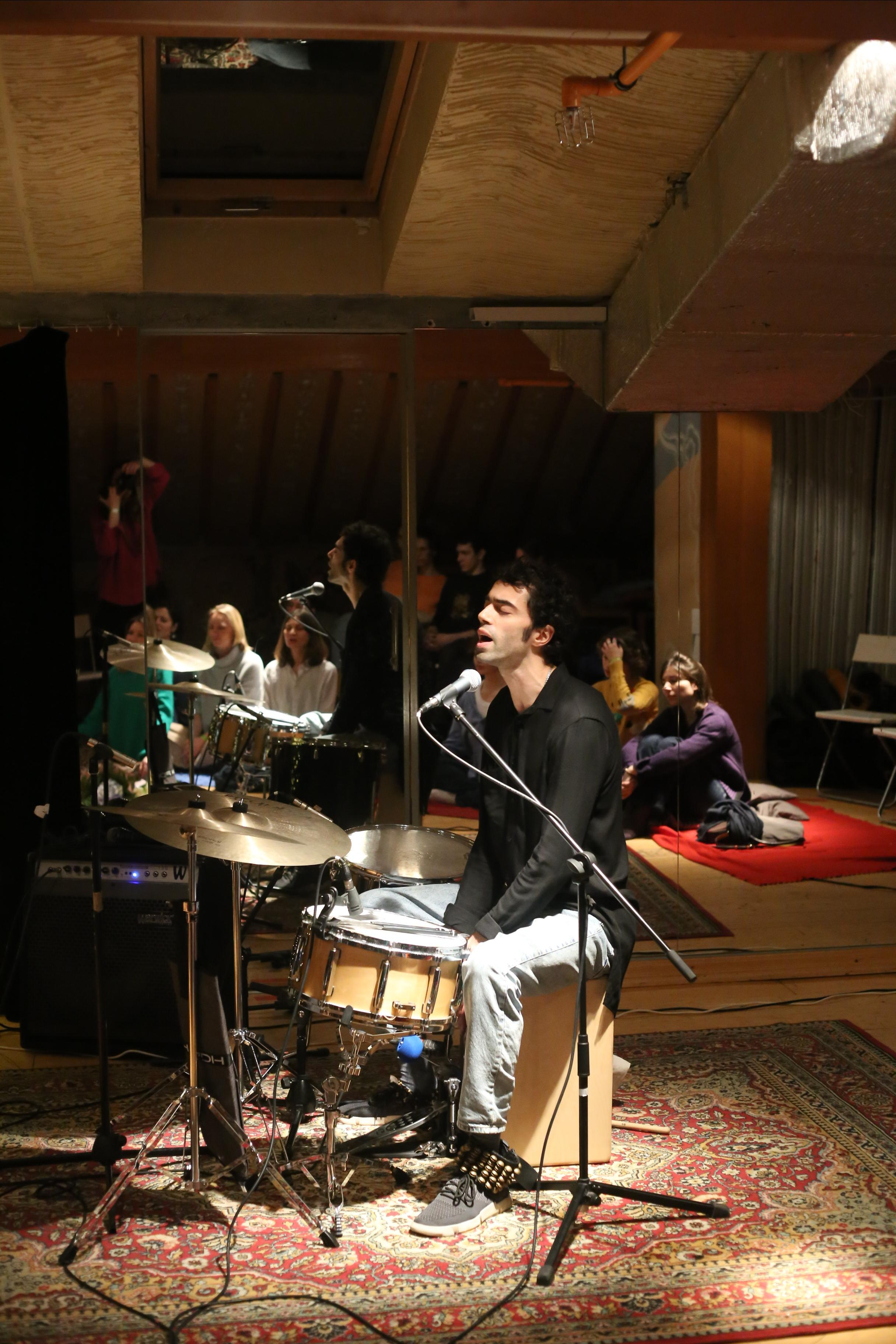 Музыкальный вечер исполнителя. Женский фотограф в Москве Екатерина Борисова Туры для женщин