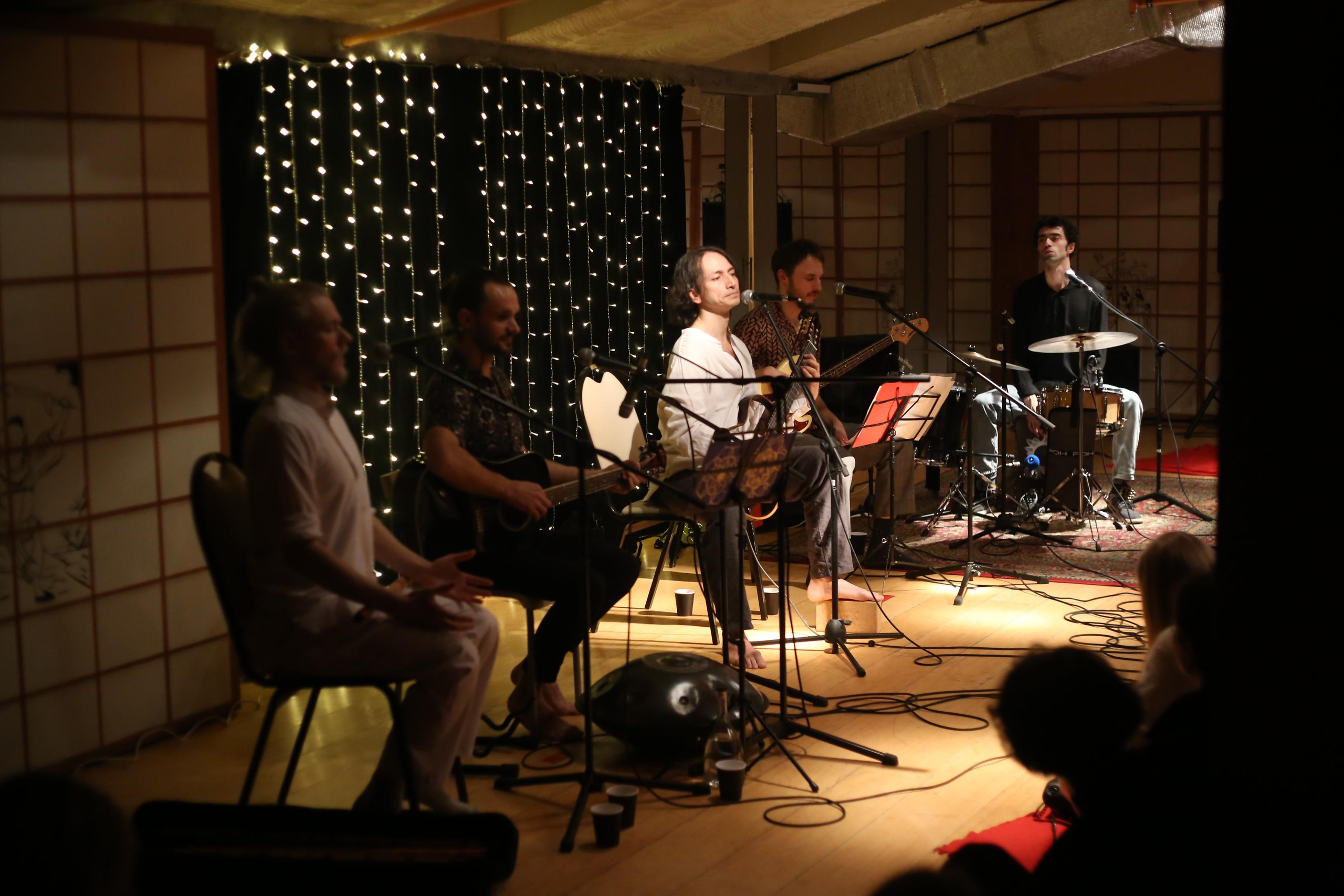 Музыкальный вечер исполнителя. Женский фотограф в Москве Екатерина Борисова Туры для женщин