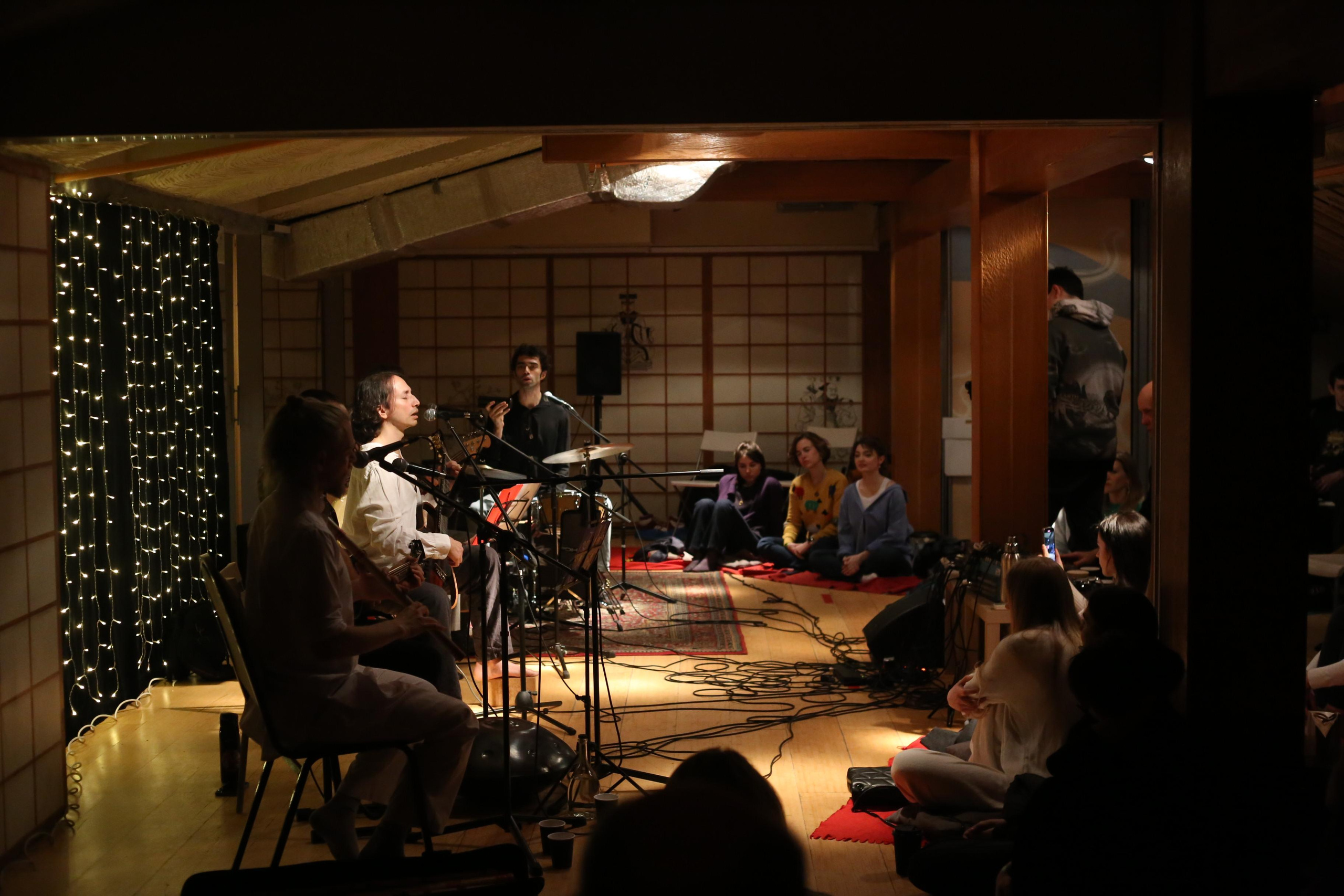 Музыкальный вечер исполнителя. Женский фотограф в Москве Екатерина Борисова Туры для женщин