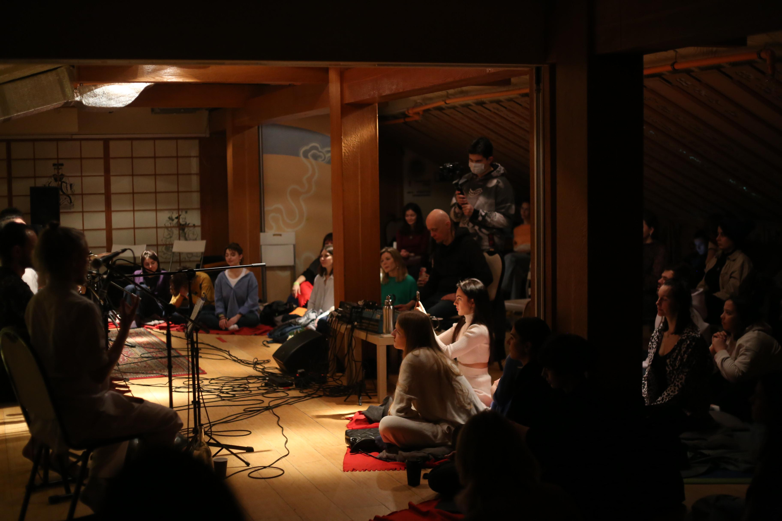 Музыкальный вечер исполнителя. Женский фотограф в Москве Екатерина Борисова Туры для женщин