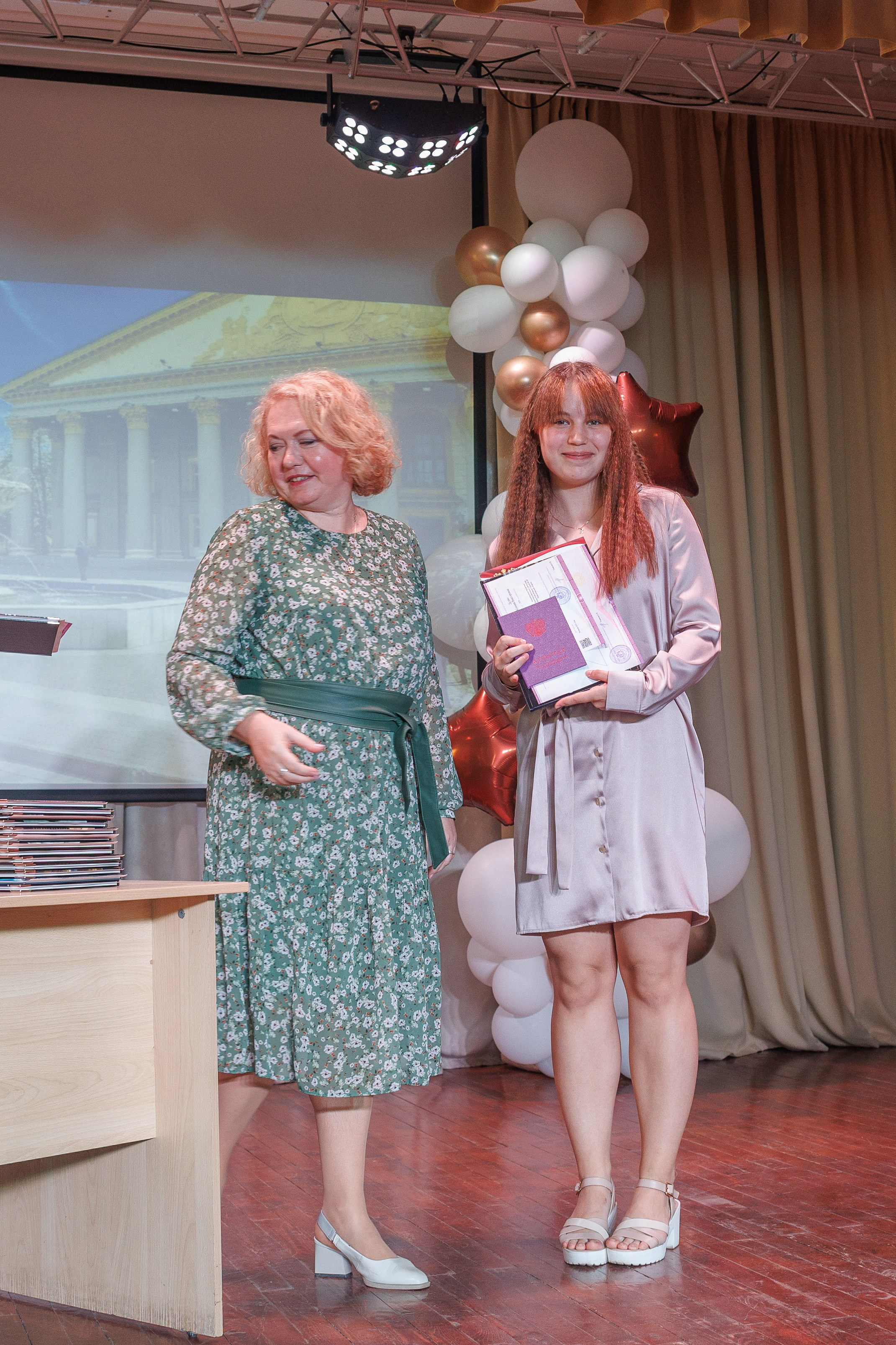 Вручение аттестатов. Свадебный и семейный фотограф в Новосибирске Ирина Дорошкова