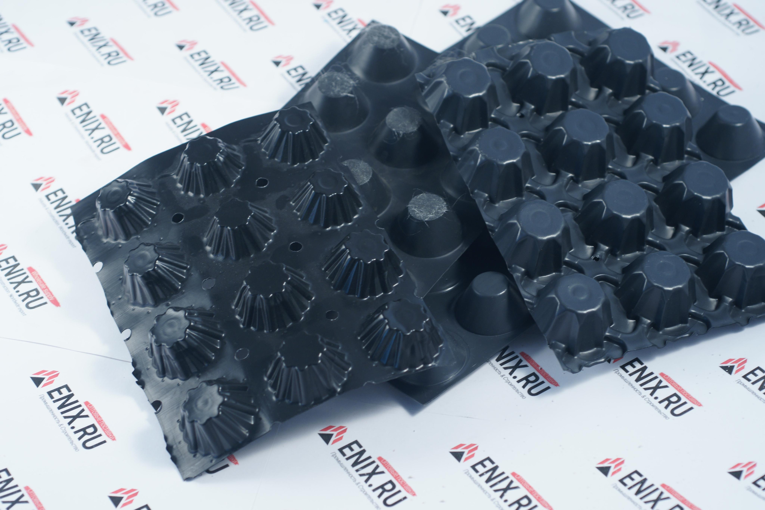 Зеленые кровли мембраны. Еникс.Фото