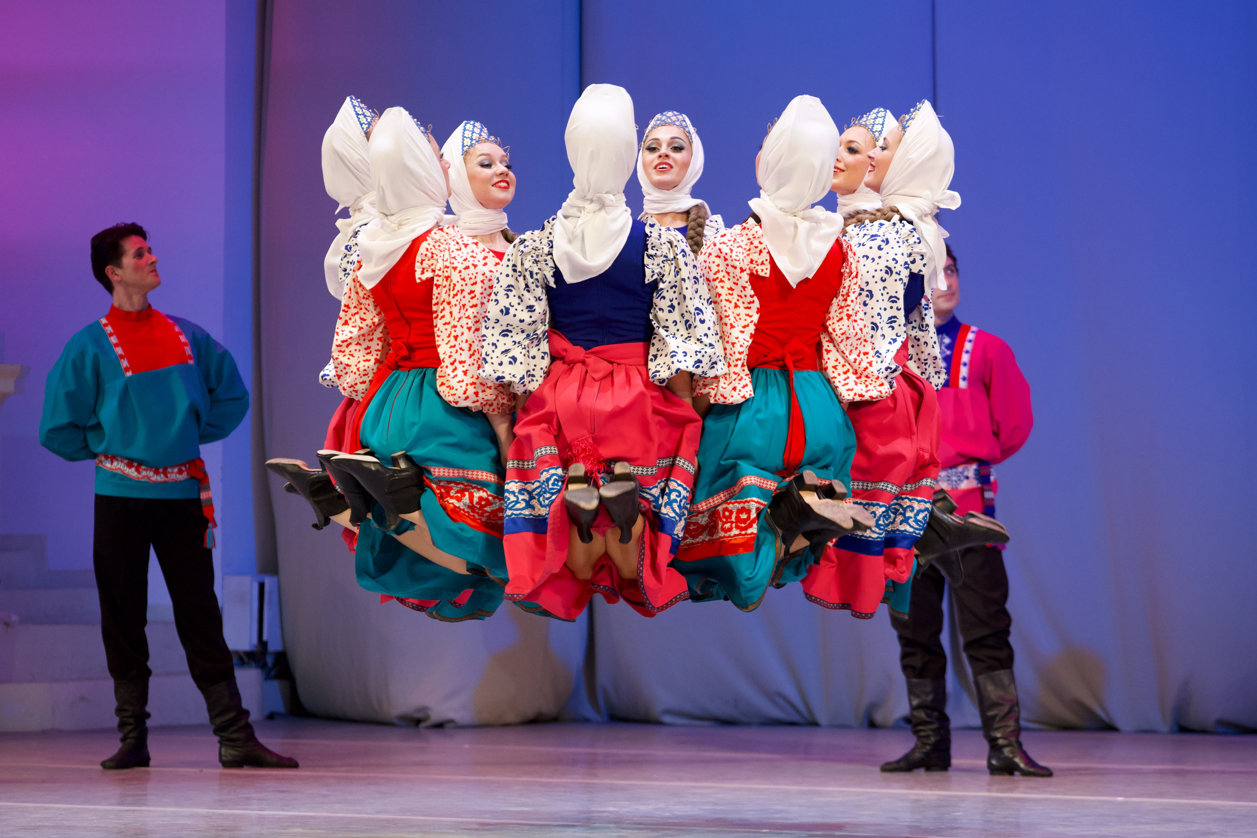 Ансамбль «Берёзка» им. Н. С. Надеждиной. Фотограф Николай Костюк