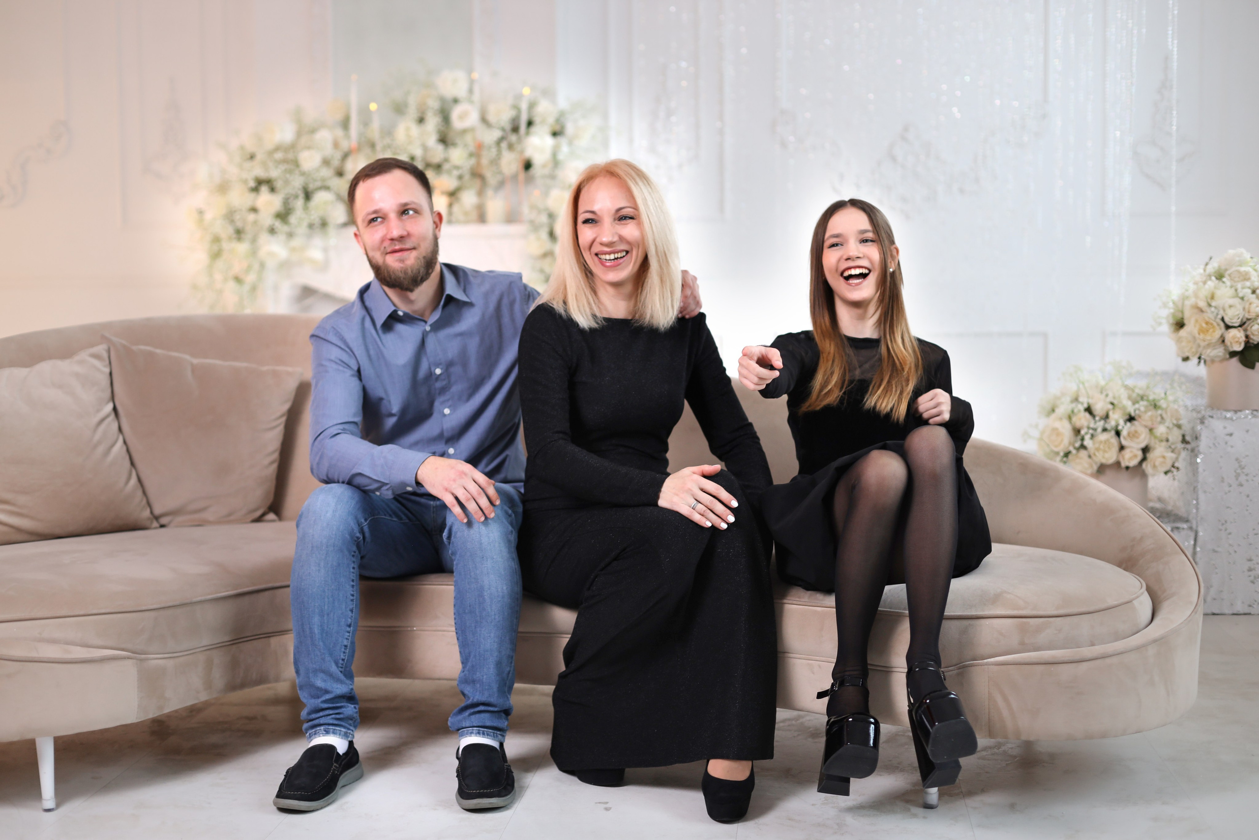 Семейная фотосессия в студии. Семейный и школьный фотограф в Краснодаре Юлия Избенко. Выпускные альбомы Краснодар