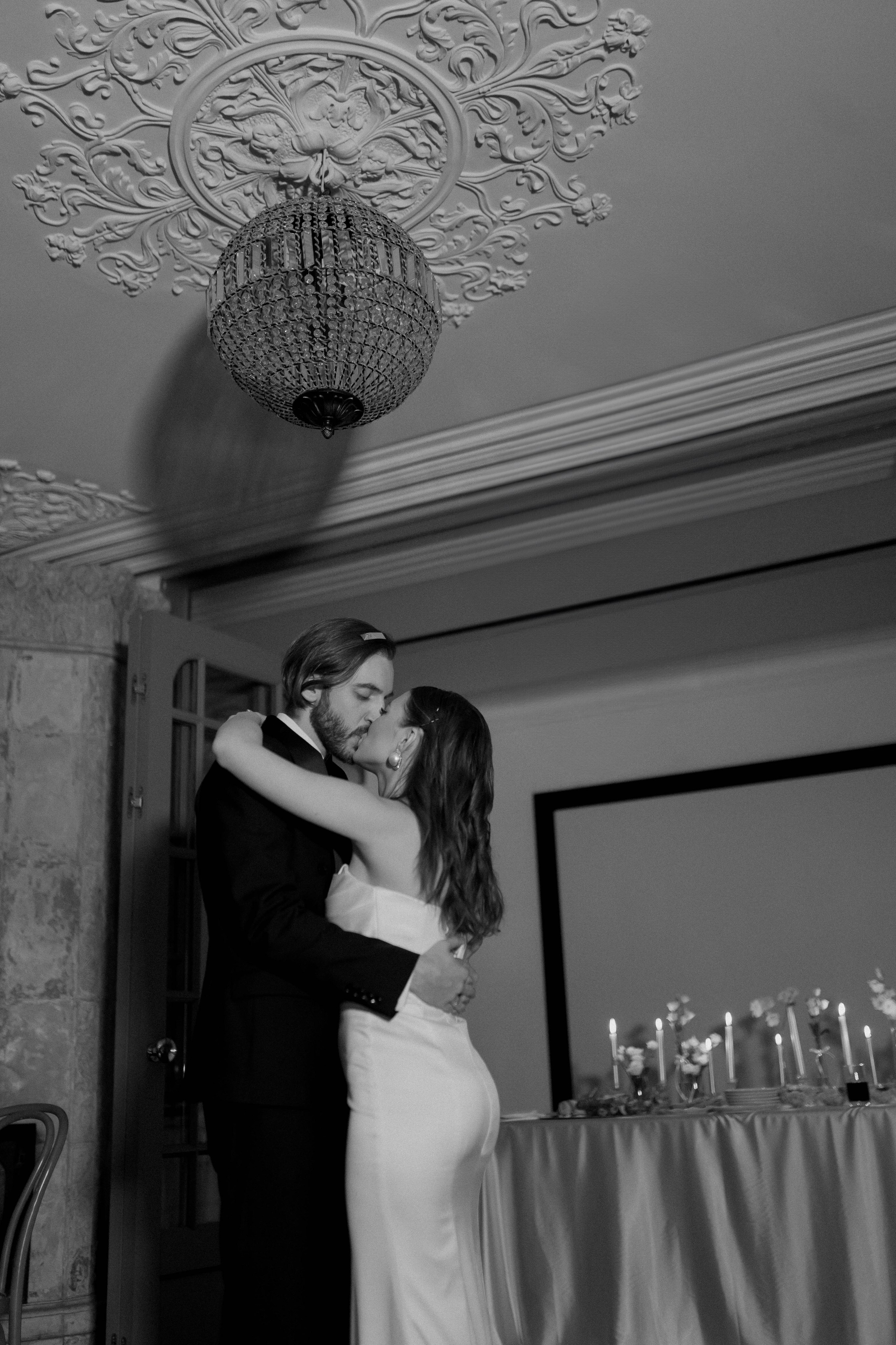 ···. Свадебный фотограф в Санкт-Петербурге Александра Чукавина