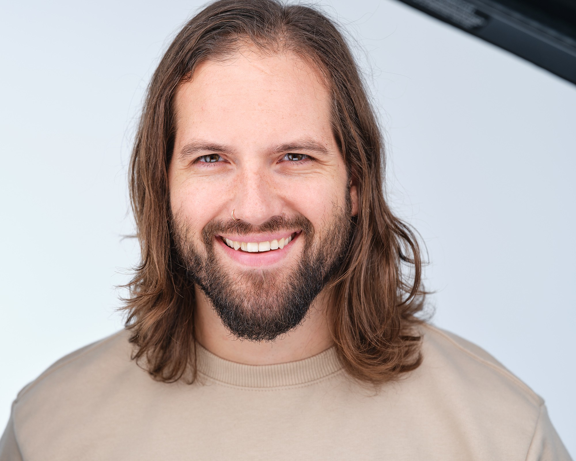 Headshot Retouching Services by ©ColorifyRetouch. AI Photo Retoucher and Image Restorer Zhanna Ognivo