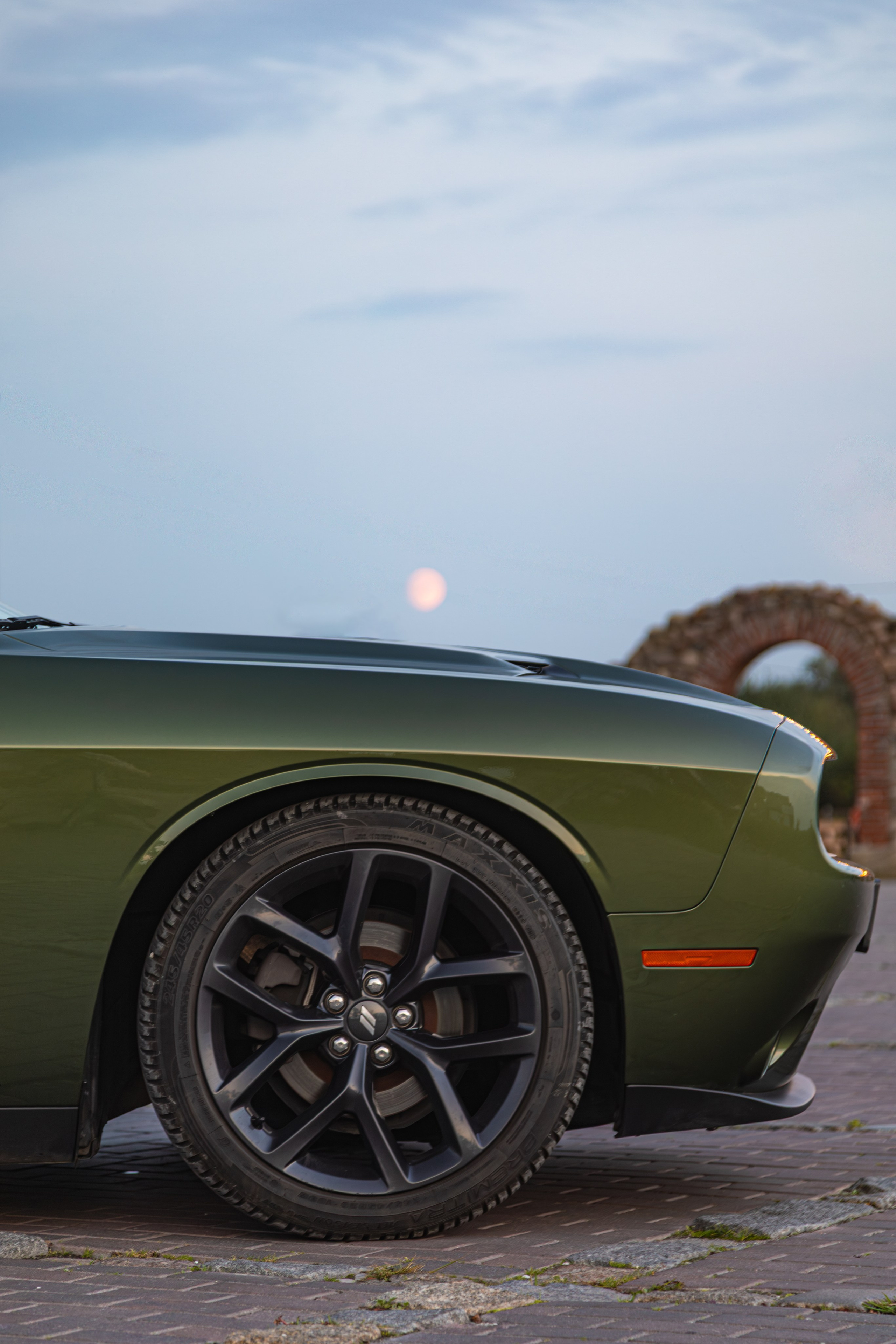 Partner Rent — Dodge Challenger. — Digital Noise —