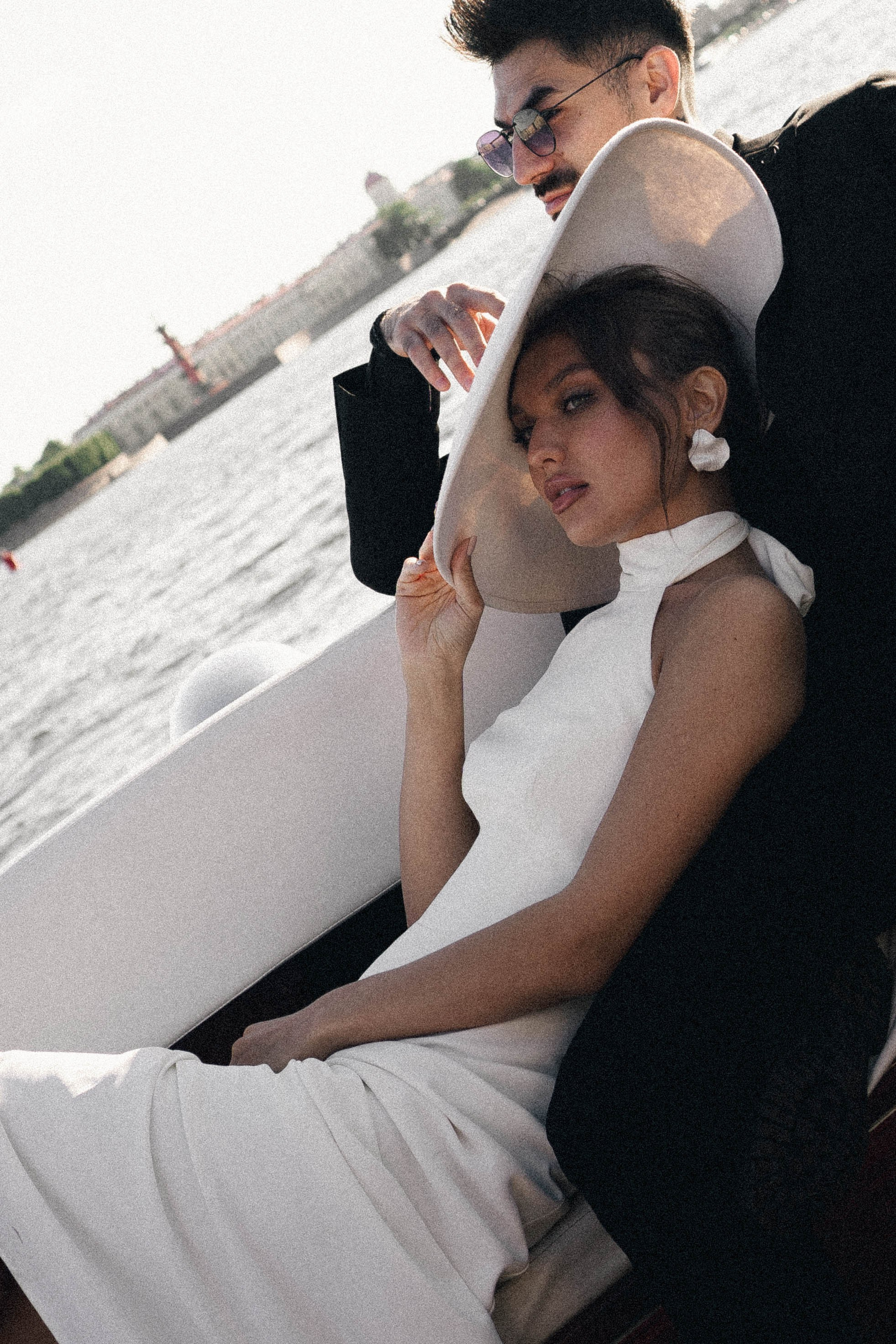 СВАДЕНБНАЯ СЬЕМКА НА КАТЕРЕ ПО КАНАЛАМ САНКТ-ПЕТЕРБУРГА И В АКВАТОРИИ НЕВЫ. Профессиональный фотограф, Санкт-Петербург — Виктория Богомолова