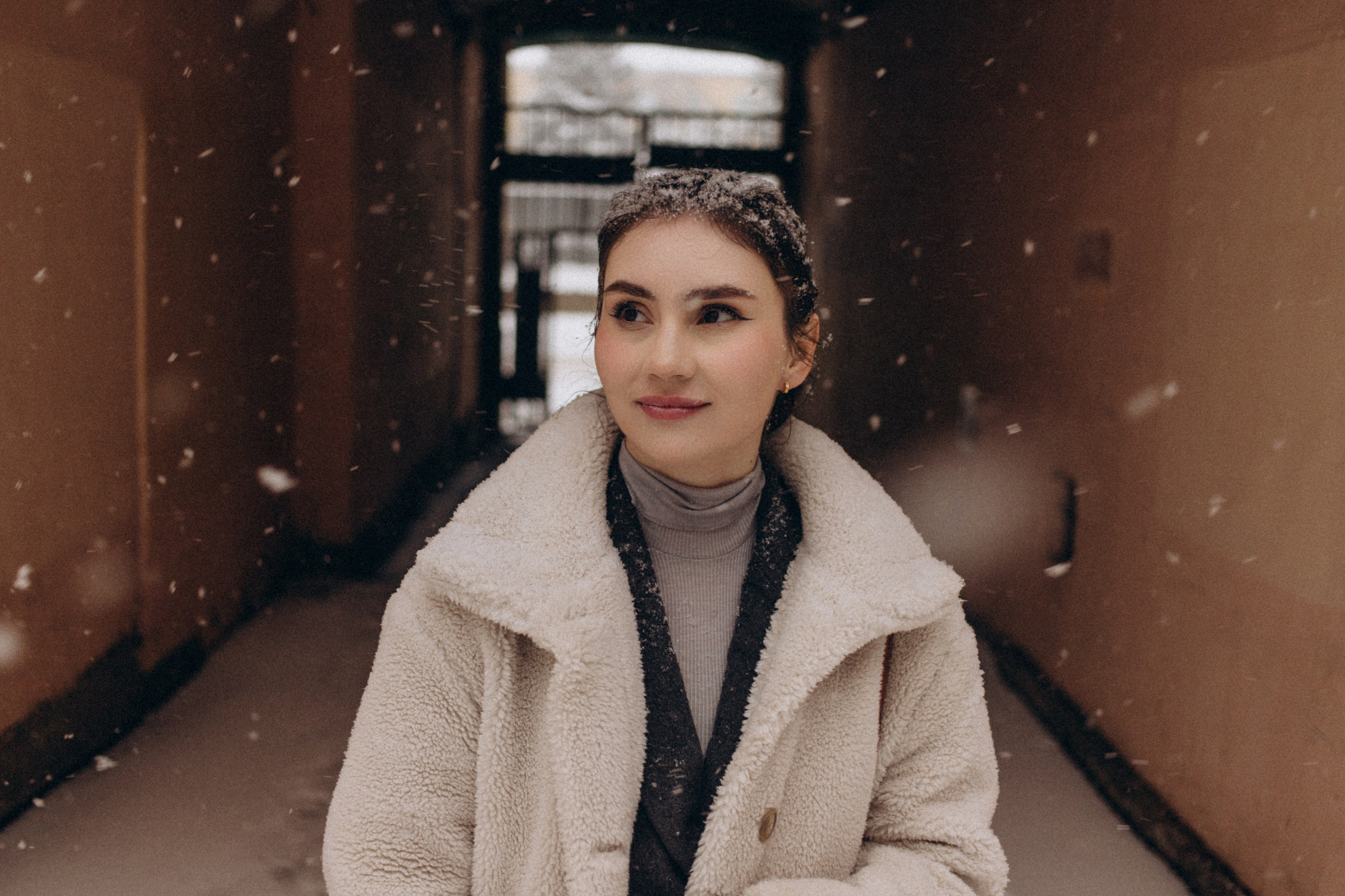 Яна в снежном городе. Портретный фотограф в Санкт-Петербурге Катя Протасевич