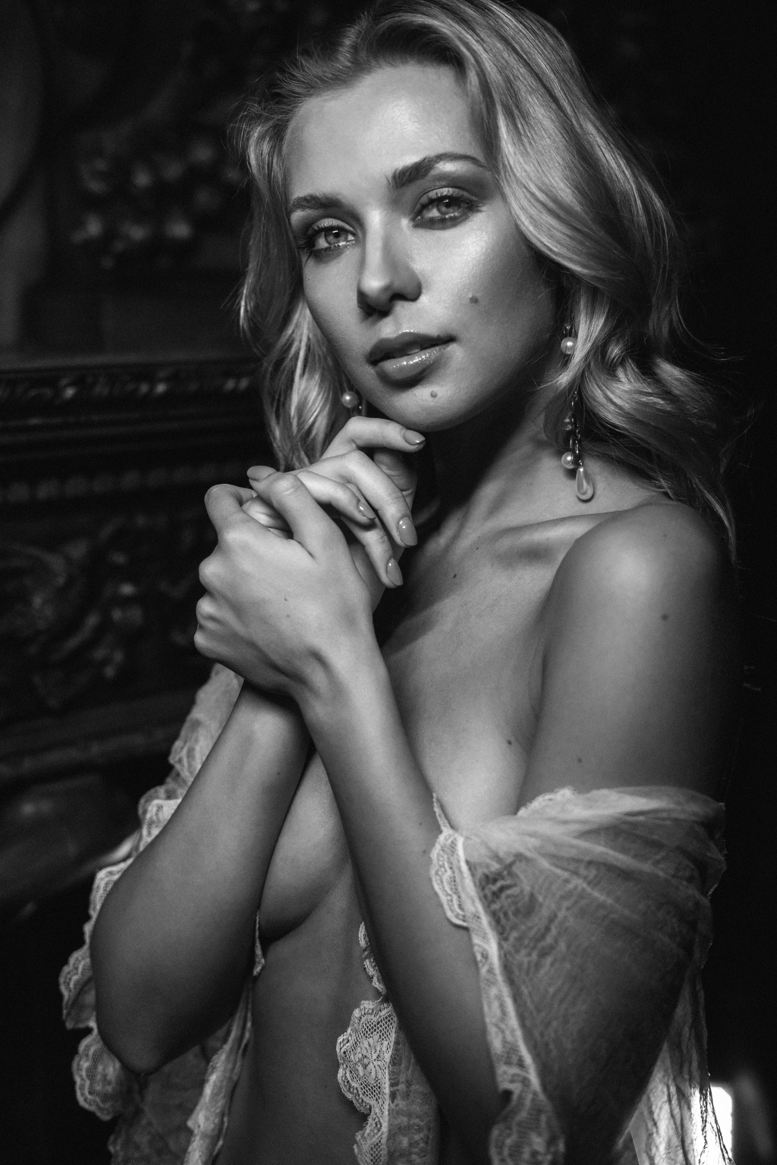 A Playboy photographer helps you find the rich man of your dreams. Dubai, Moscow. Portrait photographer Moscow, UAE, Oleg Koshmarov
