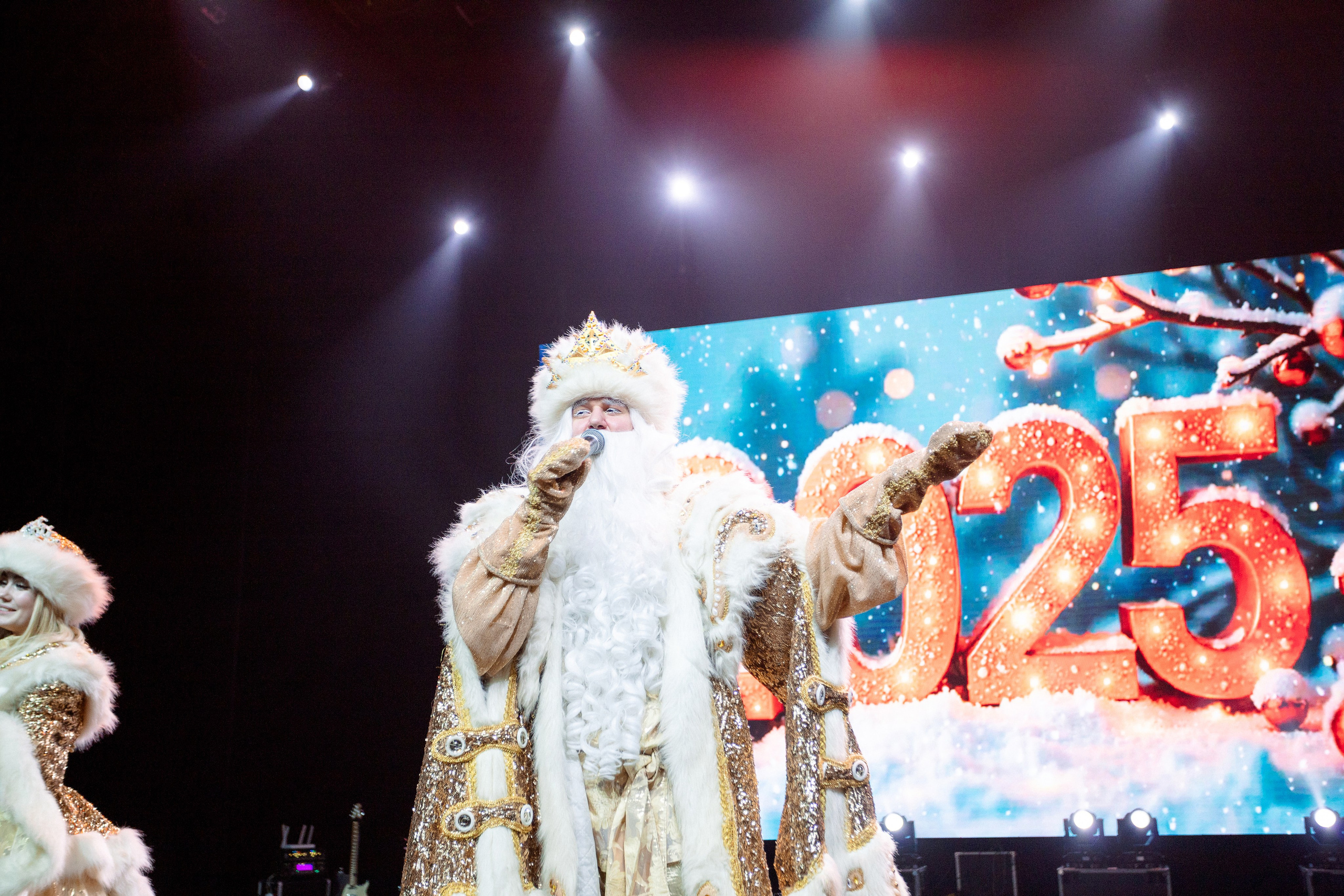 РЕПОРТАЖ: НОВЫЙ ГОД В ДК МЕТАЛЛУРГ. Профессиональный фотограф в Ижевске Леша Петров