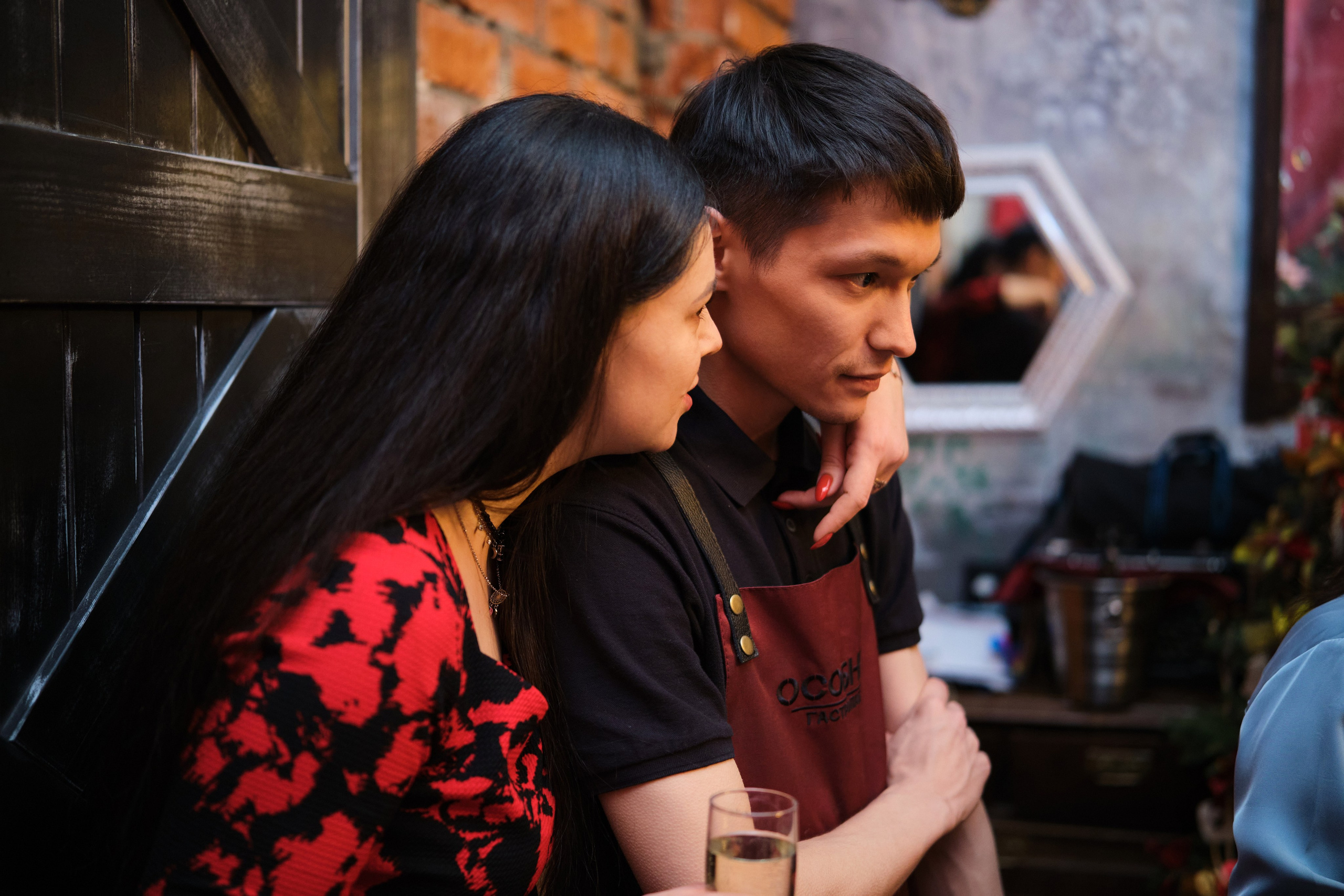 Фотосъёмка выпускного школы «Метатрикветра» в гастропабе «Особняк. Репортажный фотограф Дмитрий Литвинский. Минск, Беларусь, мир