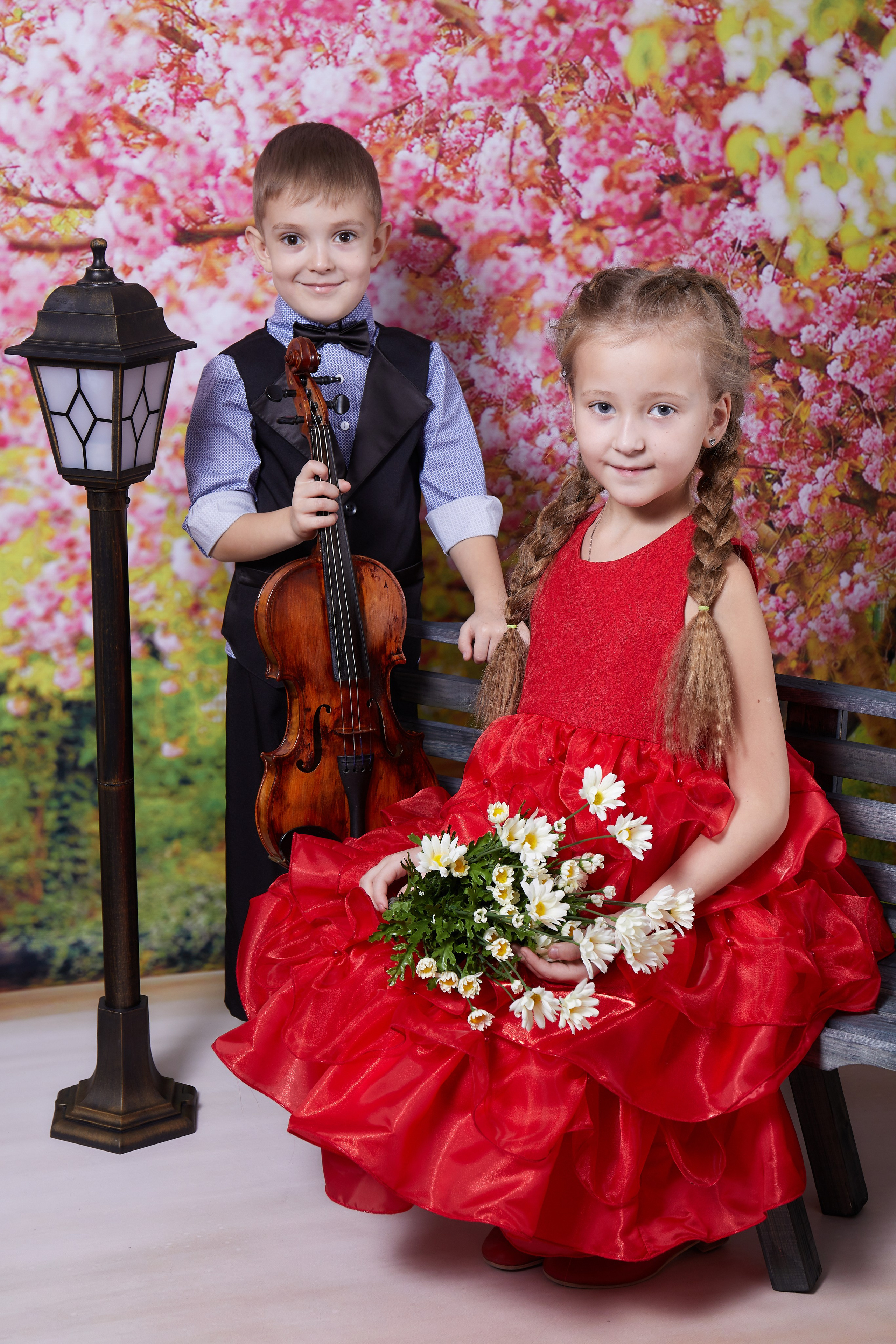Со скрипкой. Детская выездная фотостудия