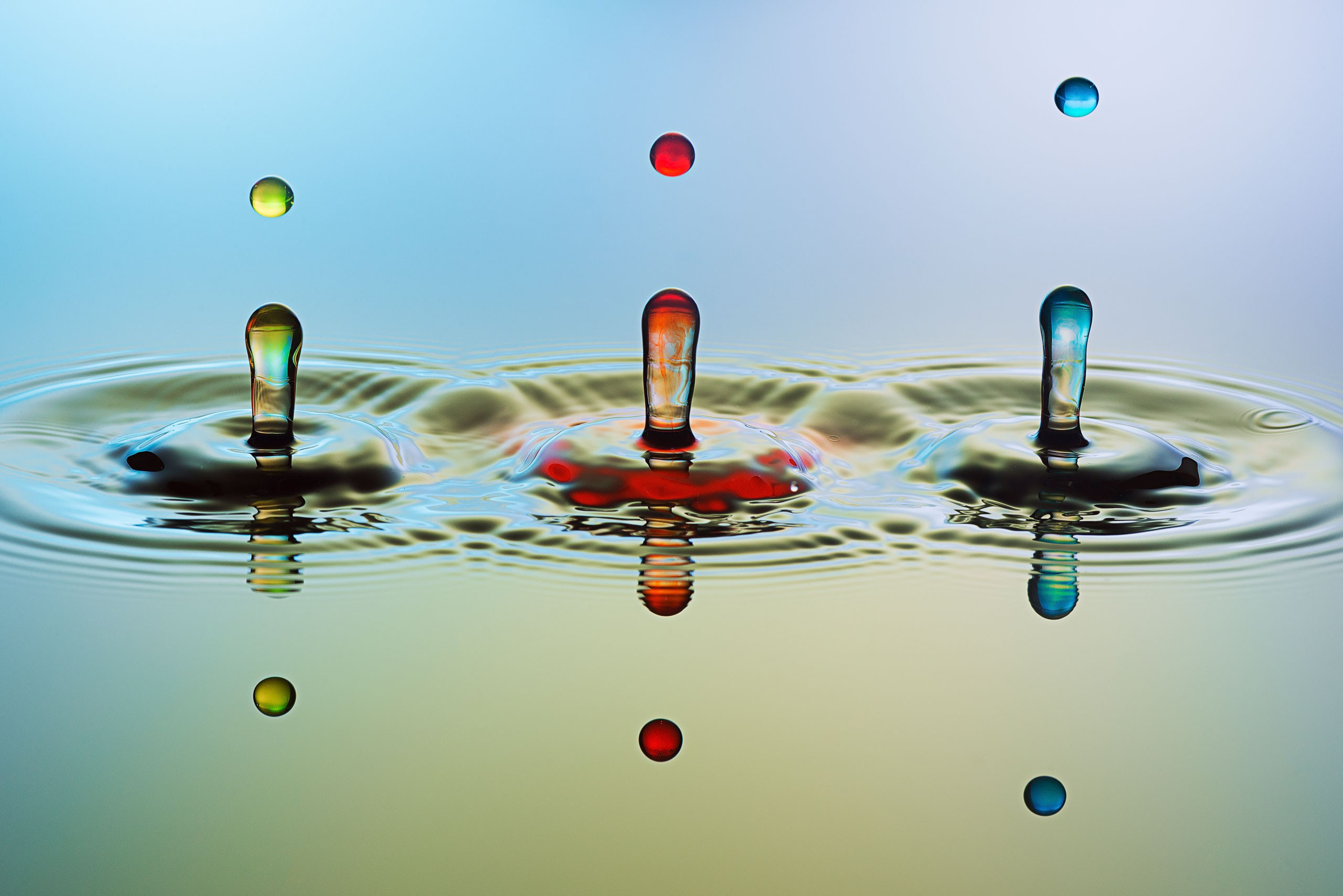 Классические формы. Скульптуры из воды Сергея Толмачева