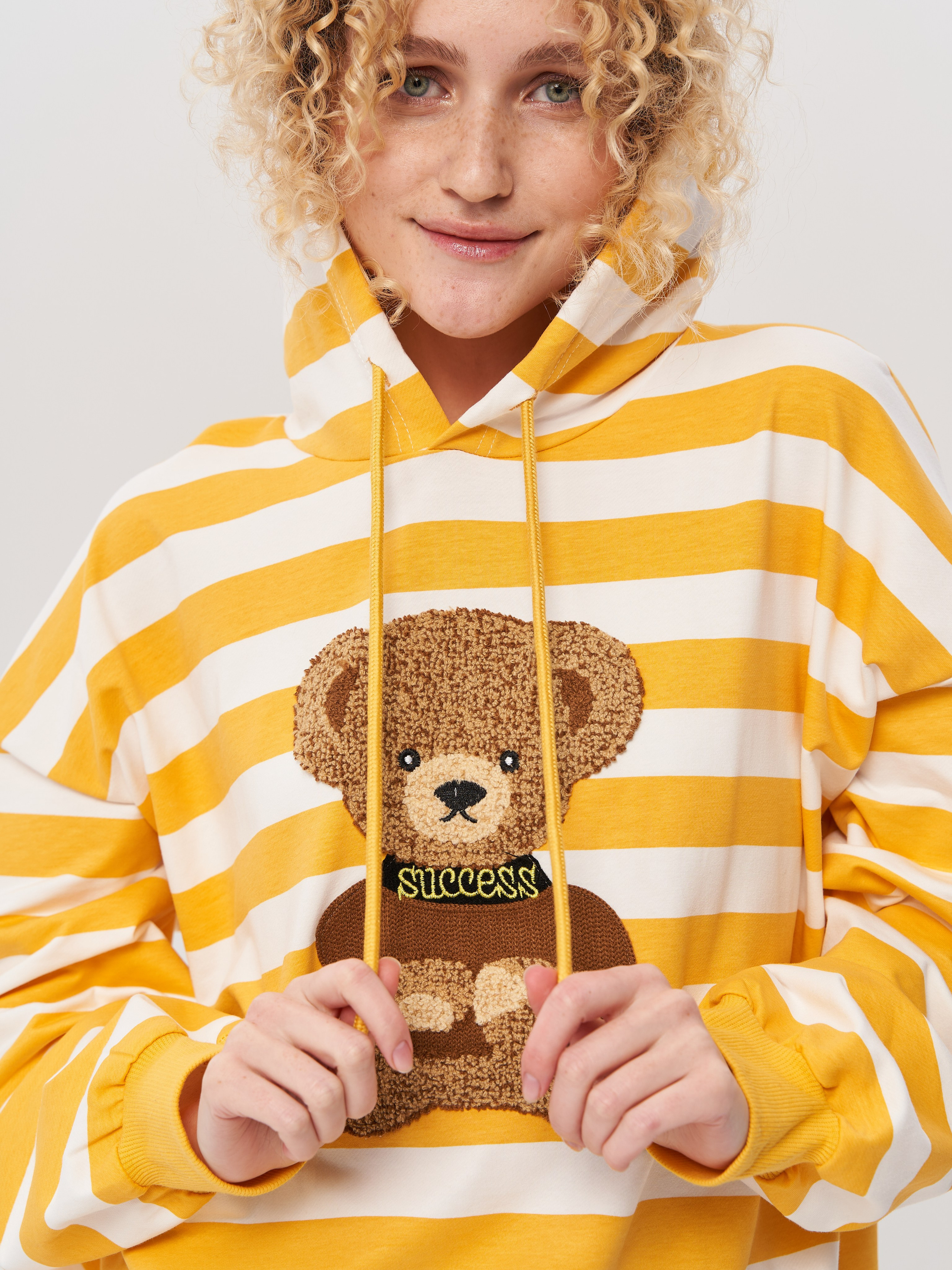 Худи. Фотограф для маркетплейсов в Москве