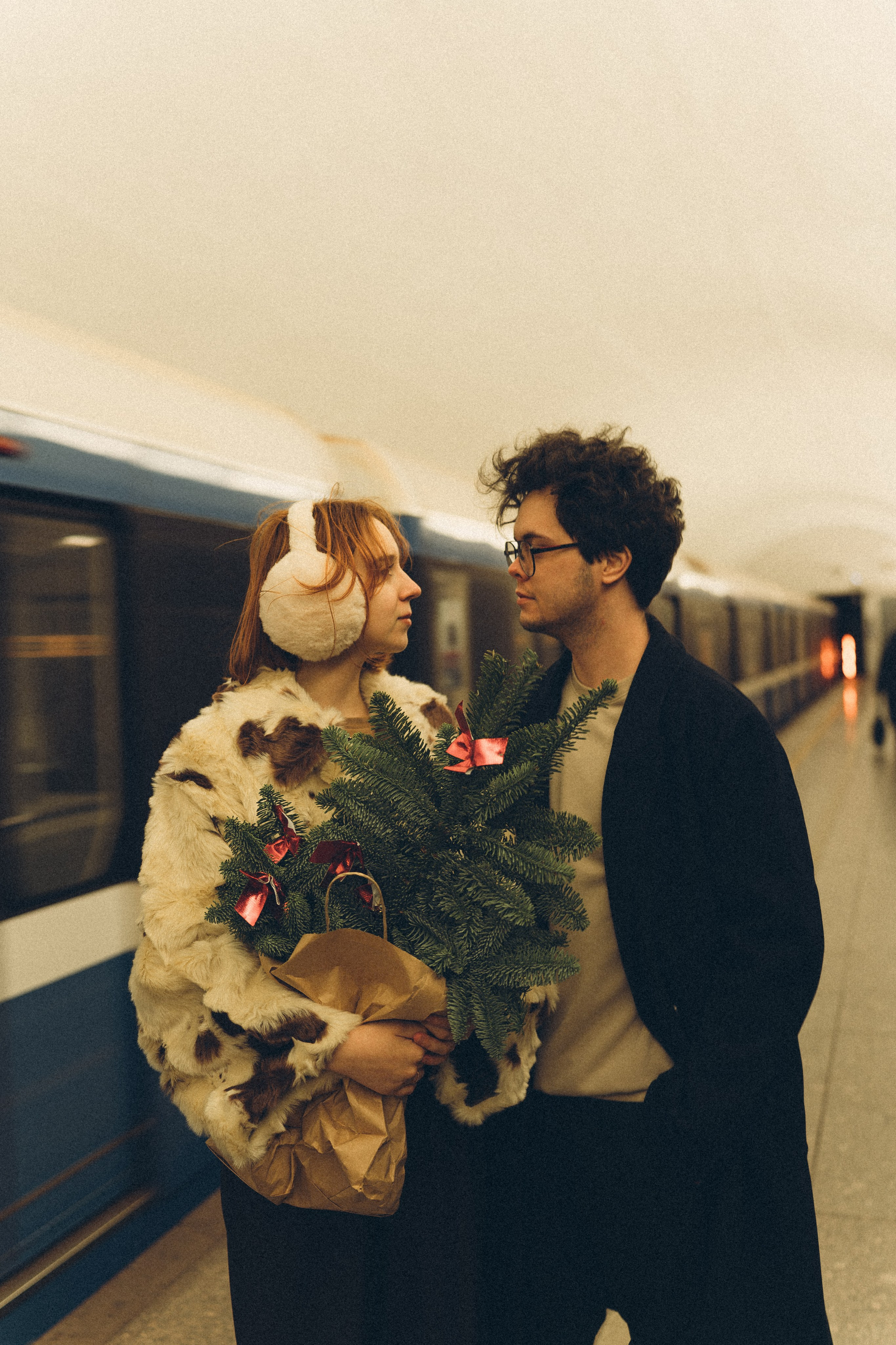 НОВОГОДНЯЯ ФОТОСЕСИИЯ ПАРЫ В МЕТРО ЛЮБОВЬ. Профессиональный фотограф, Санкт-Петербург — Виктория Богомолова