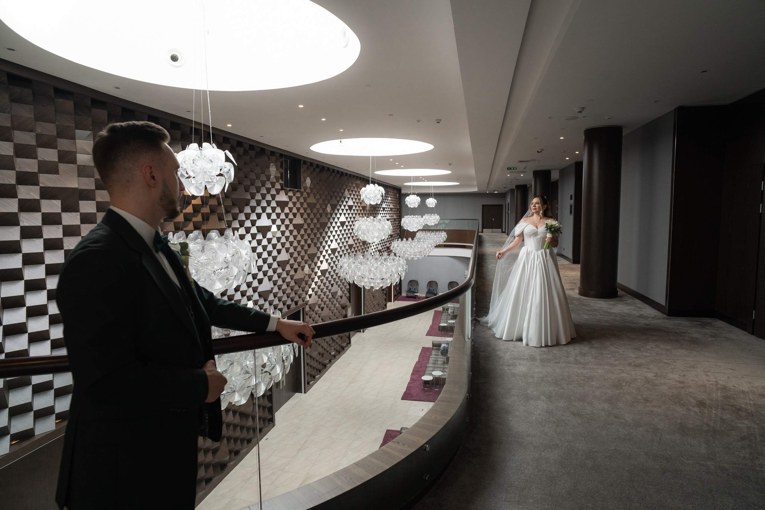 Свадебная фотосессия в отеле Хилтон. Свадебный фотограф Александр Невский в Санкт-Петербурге