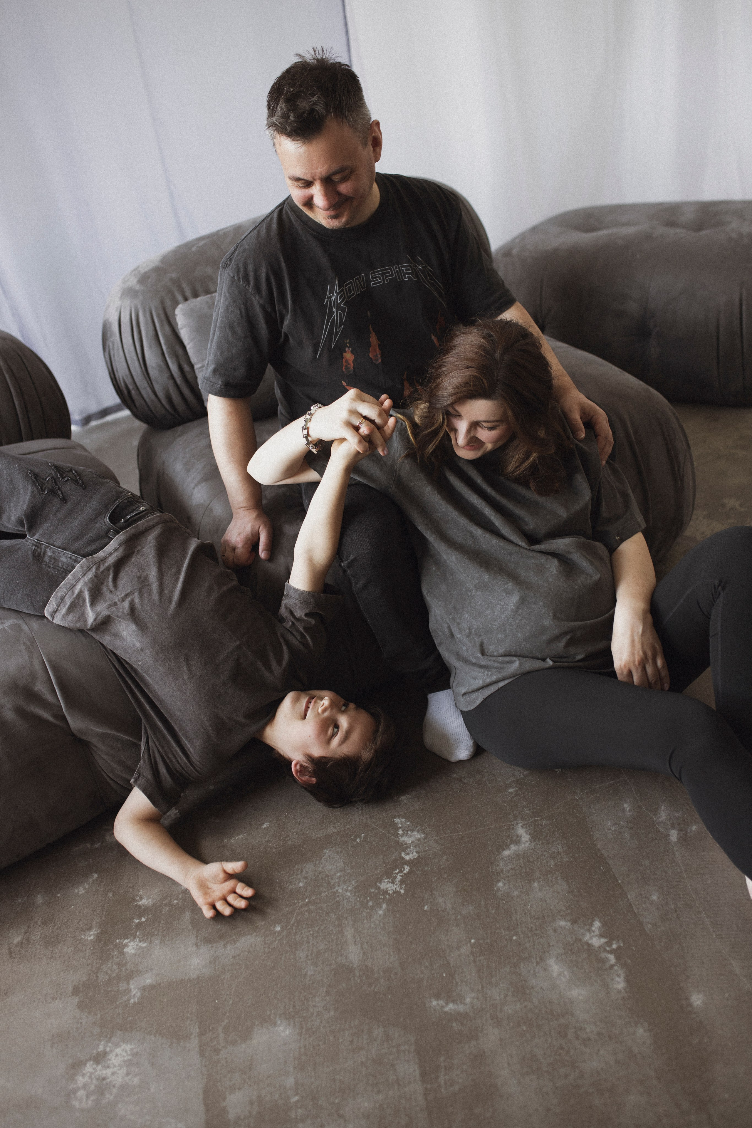 Семейная студийная фотосессия. Фотограф Яна Майорникова